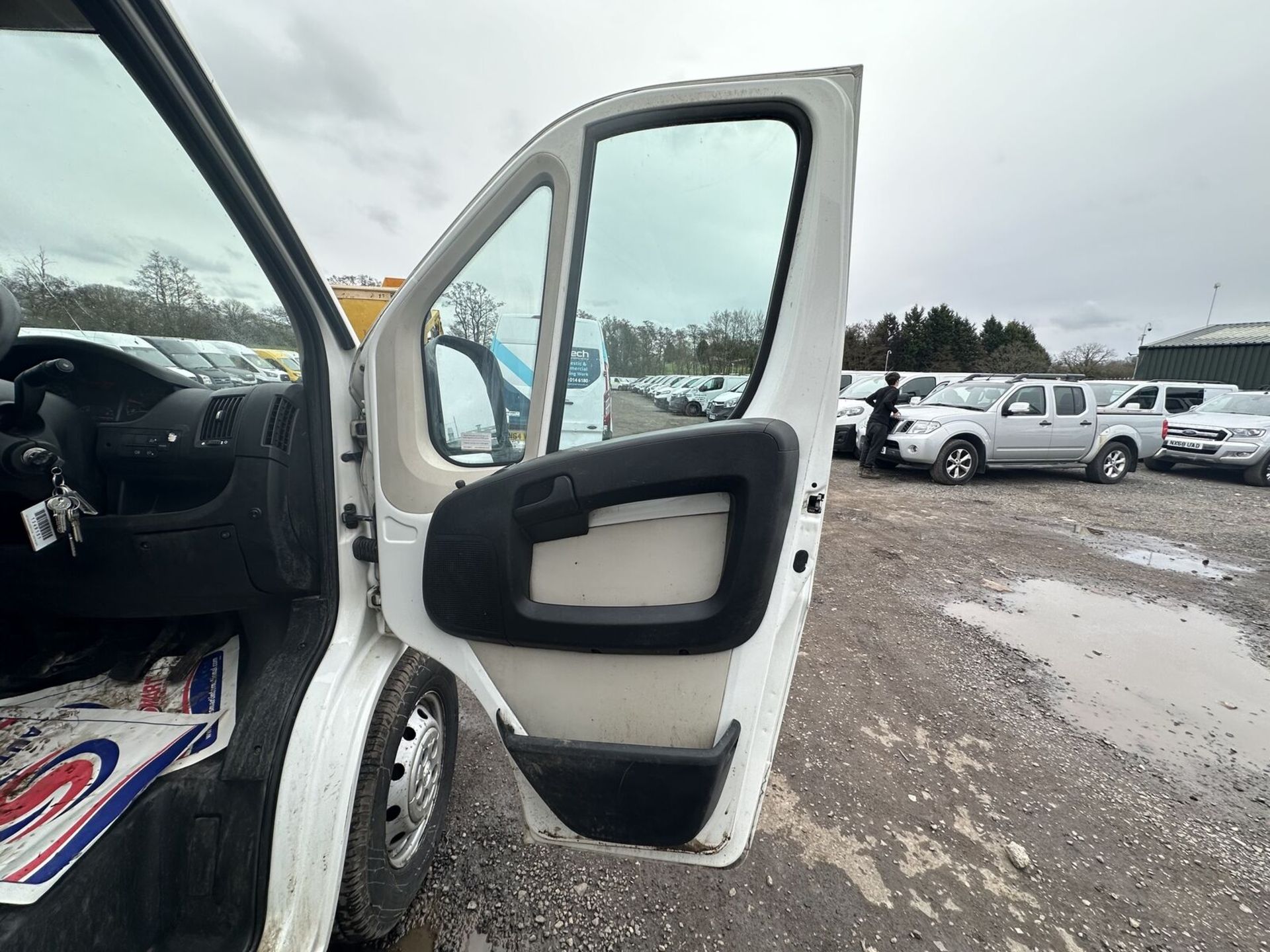 SMOOTH RIDE, READY TO ROLL: PEUGEOT BOXER RELAY DUCATO WORK VAN - Image 7 of 13