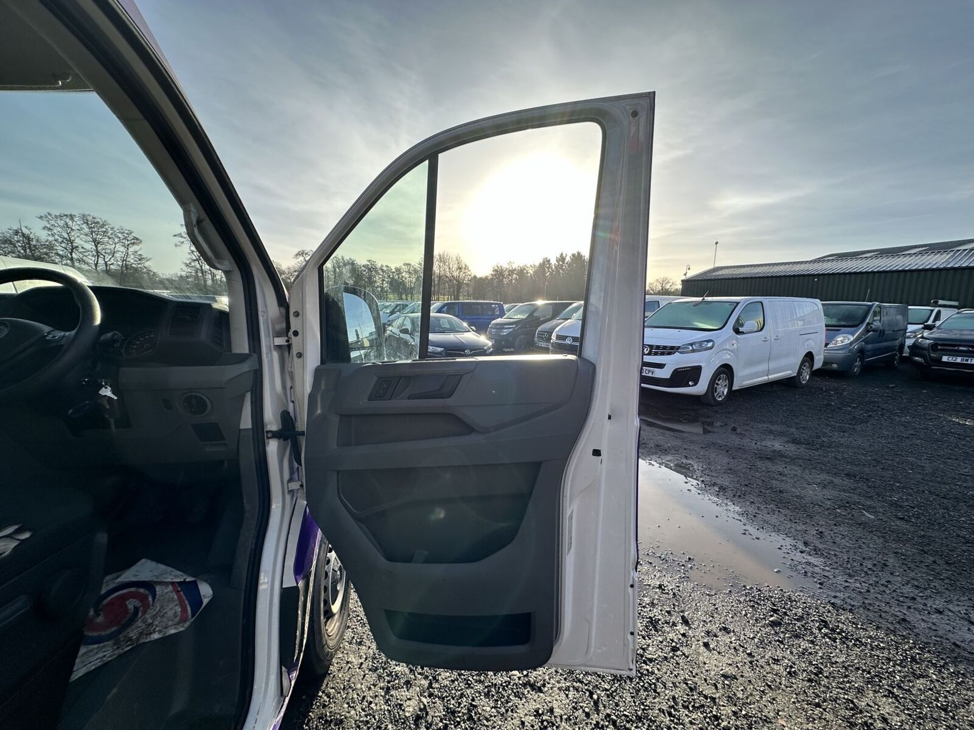 FRESH MOVES: VOLKSWAGEN CRAFTER FRIDGE VAN - TOP SPEC GEM - Image 15 of 16