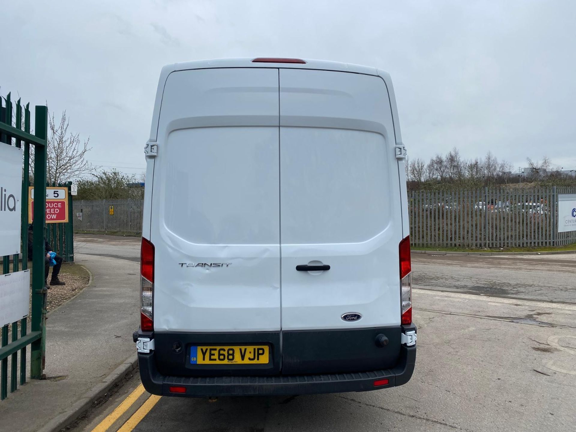 EFFORTLESS CARGO CONTROL: 2018 FORD TRANSIT XLWB L4H3 JUMBO, MANUAL, EURO 6 - Bild 8 aus 13