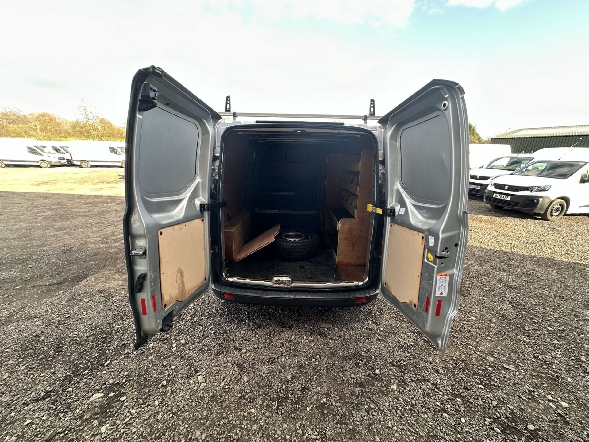 VAN VANTAGE: FORD TRANSIT CUSTOM DIESEL, SPARES OR REPAIRS - Image 7 of 15