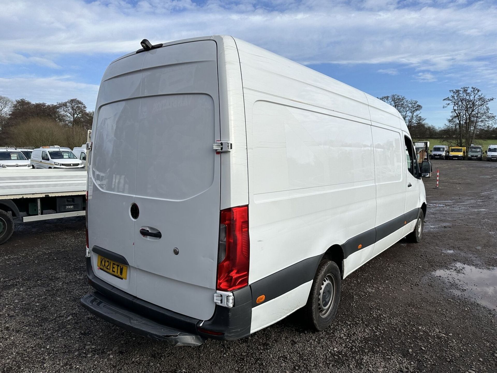 PRACTICAL POWERHOUSE: 2021 MERCEDES SPRINTER 315CDI RWD - Bild 2 aus 12