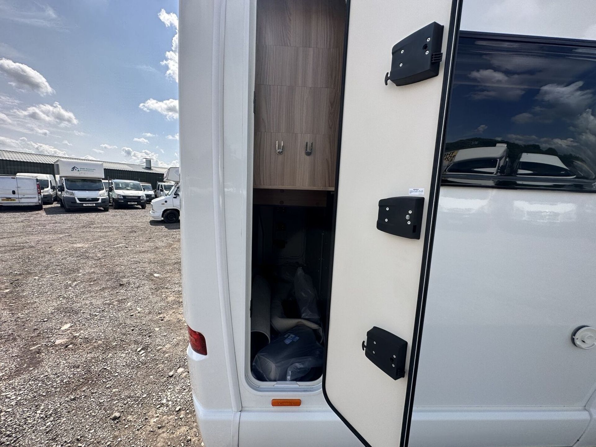 COMFORT CRUSADER: FIAT DUCATO SWIFT ESCAPE 674 WITH LUXURIOUS FEATURES - Image 13 of 18