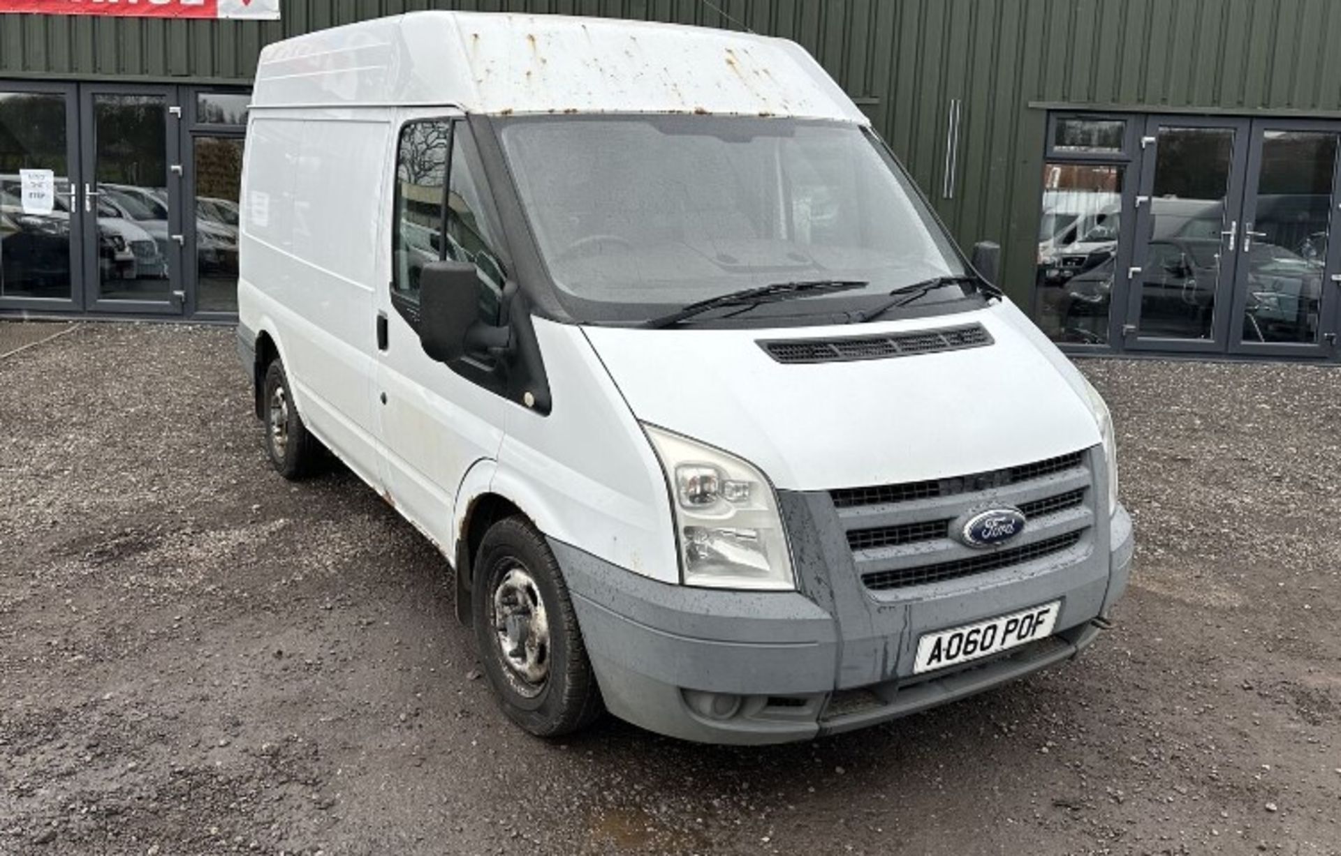 RELIABLE WORKHORSE: 60 PLATE FORD TRANSIT 260, MEDIUM ROOF, READY TO TACKLE TASKS - Image 4 of 9