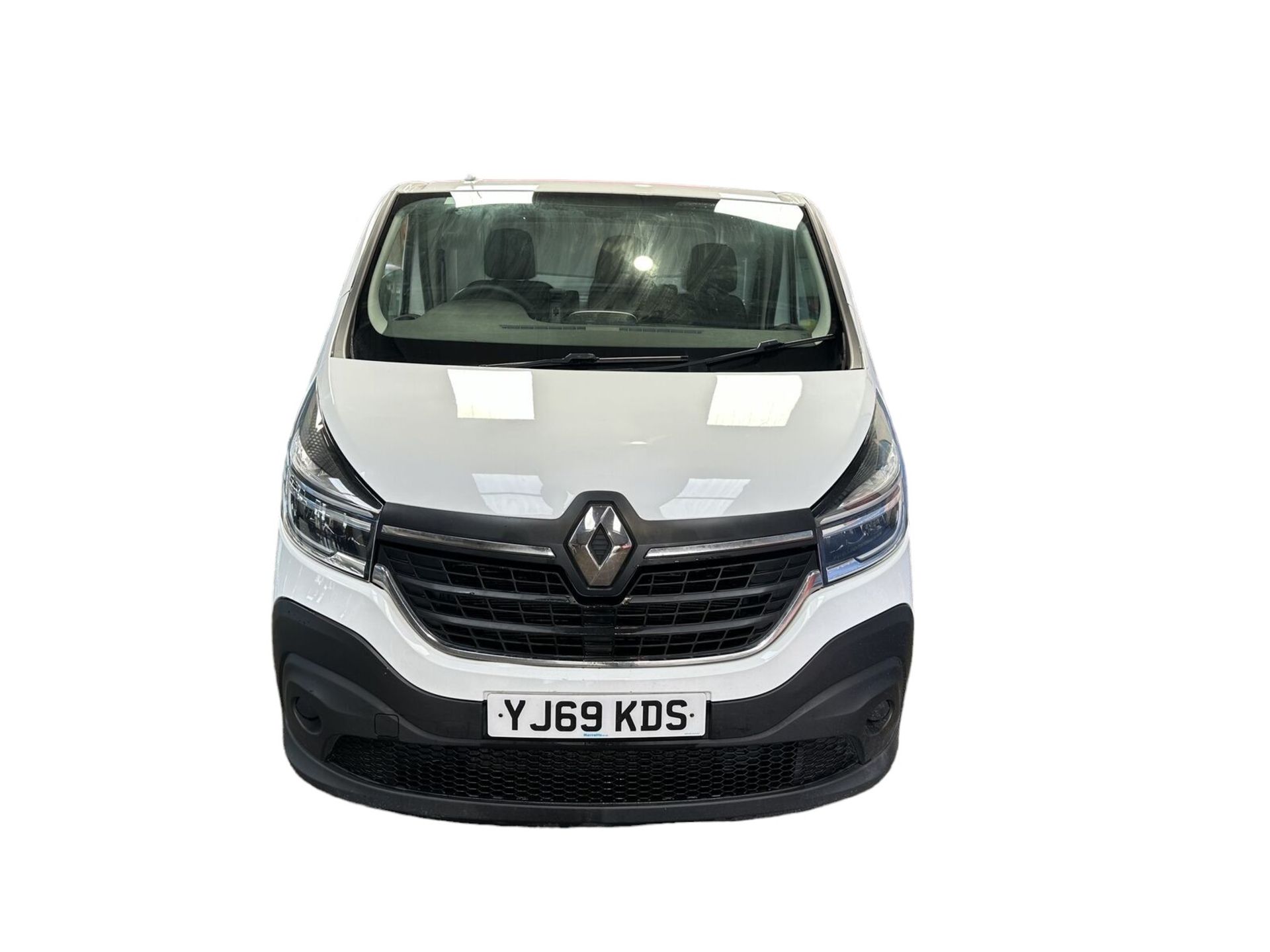 EFFICIENT TRAVELER: RENAULT TRAFIC VIVARO SWB PANEL VAN - Image 2 of 14