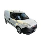 UTILITY AND COMFORT COMBINED: VAUXHALL COMBO DIESEL CREW VAN >>--NO VAT ON HAMMER--<<