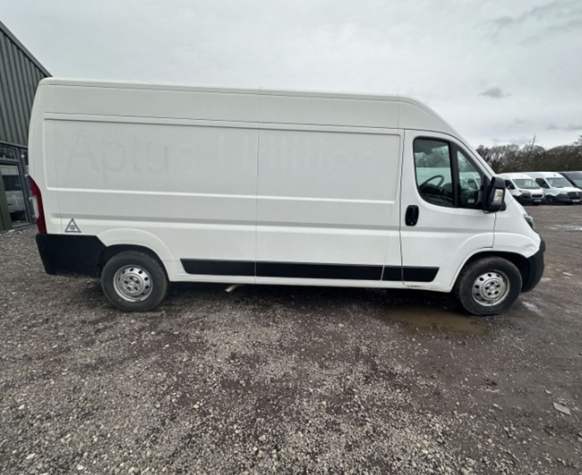 SMOOTH RIDE, READY TO ROLL: PEUGEOT BOXER RELAY DUCATO WORK VAN - Image 2 of 13