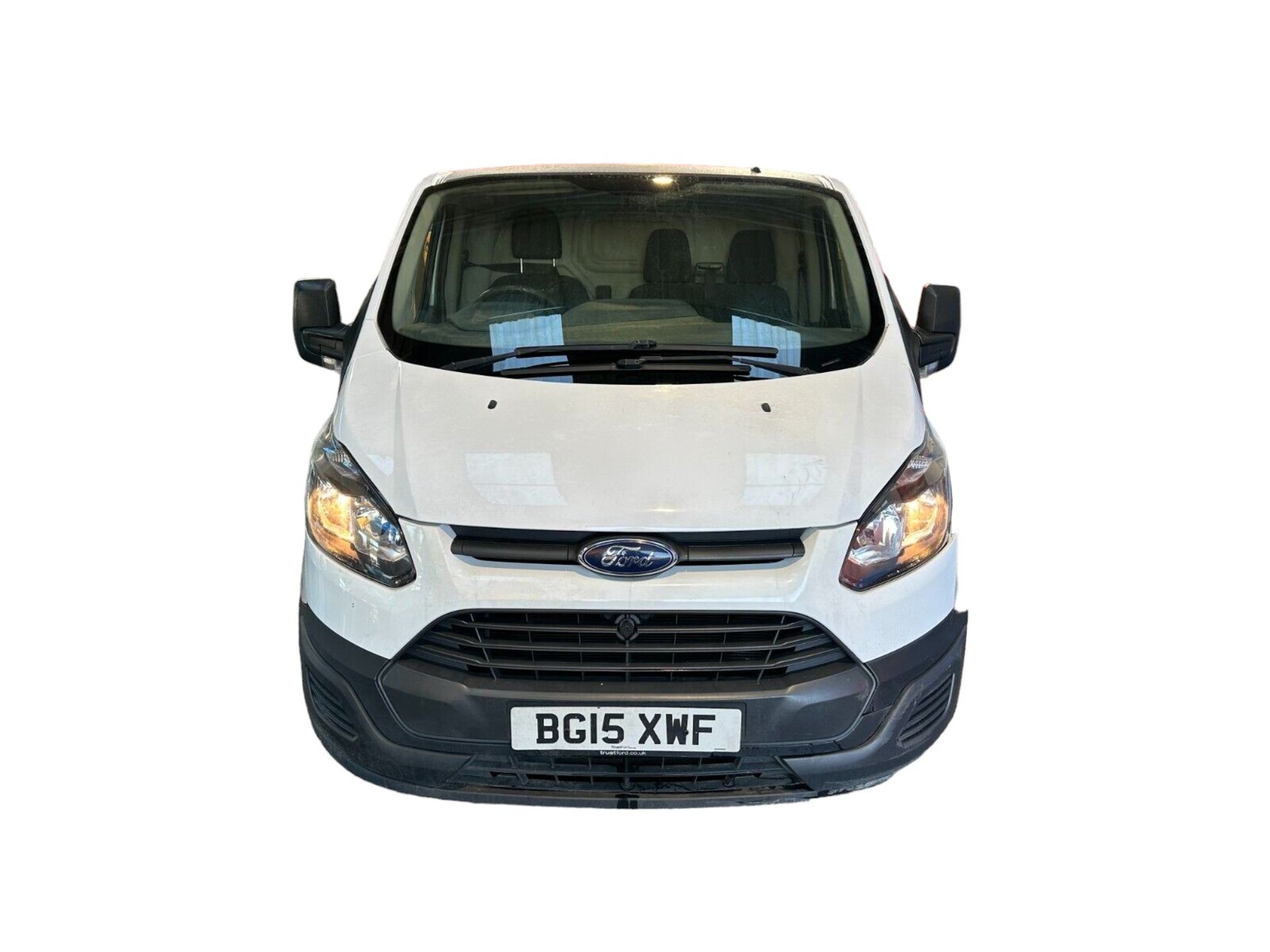 SMOOTH OPERATOR: 2015 FORD TRANSIT CUSTOM 270 L1 FWD VAN >>--NO VAT ON HAMMER--<< - Image 2 of 15