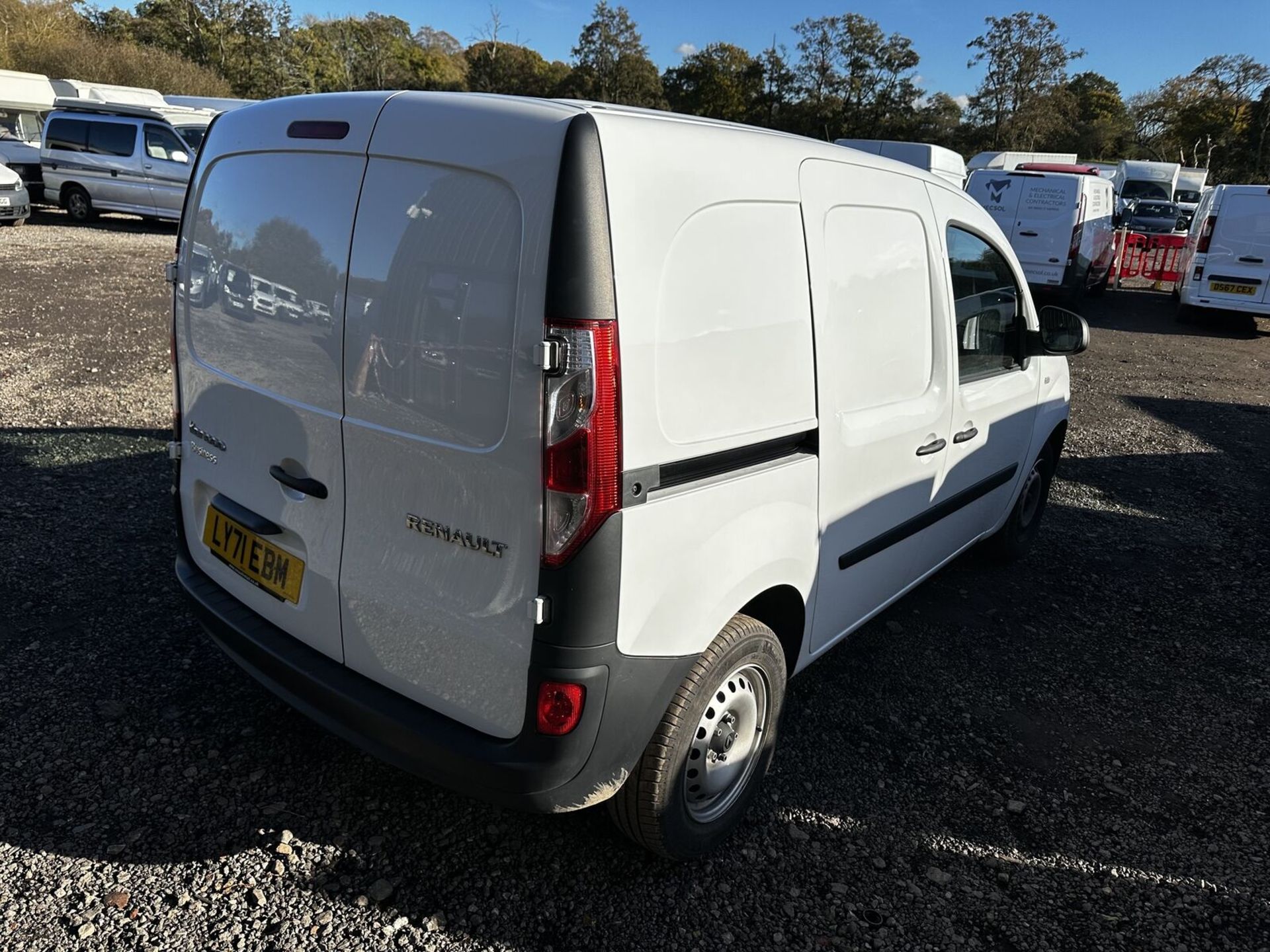 >>--NO VAT ON HAMMER--<< PREMIUM EFFICIENCY: 71 PLATE RENAULT KANGOO BUSINESS VAN - Image 19 of 22