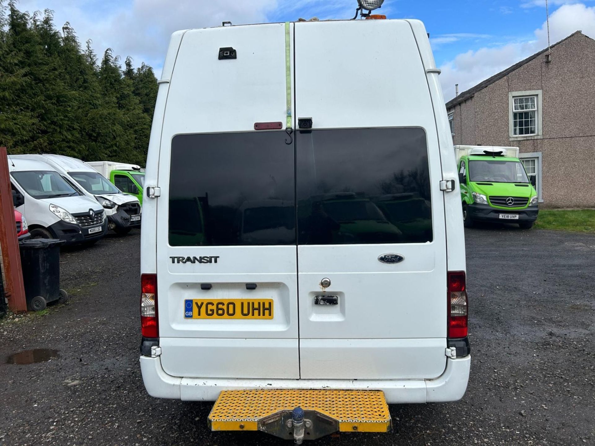 FORD TRANSIT T350L: VERSATILE 2010 DIESEL PANEL VAN - Image 6 of 12