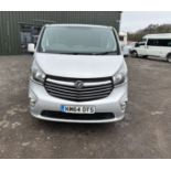 EFFICIENT HAULER: VAUXHALL VIVARO SPORTIVE CREW CAB, NEEDS GEARBOX >>--NO VAT ON HAMMER--<<