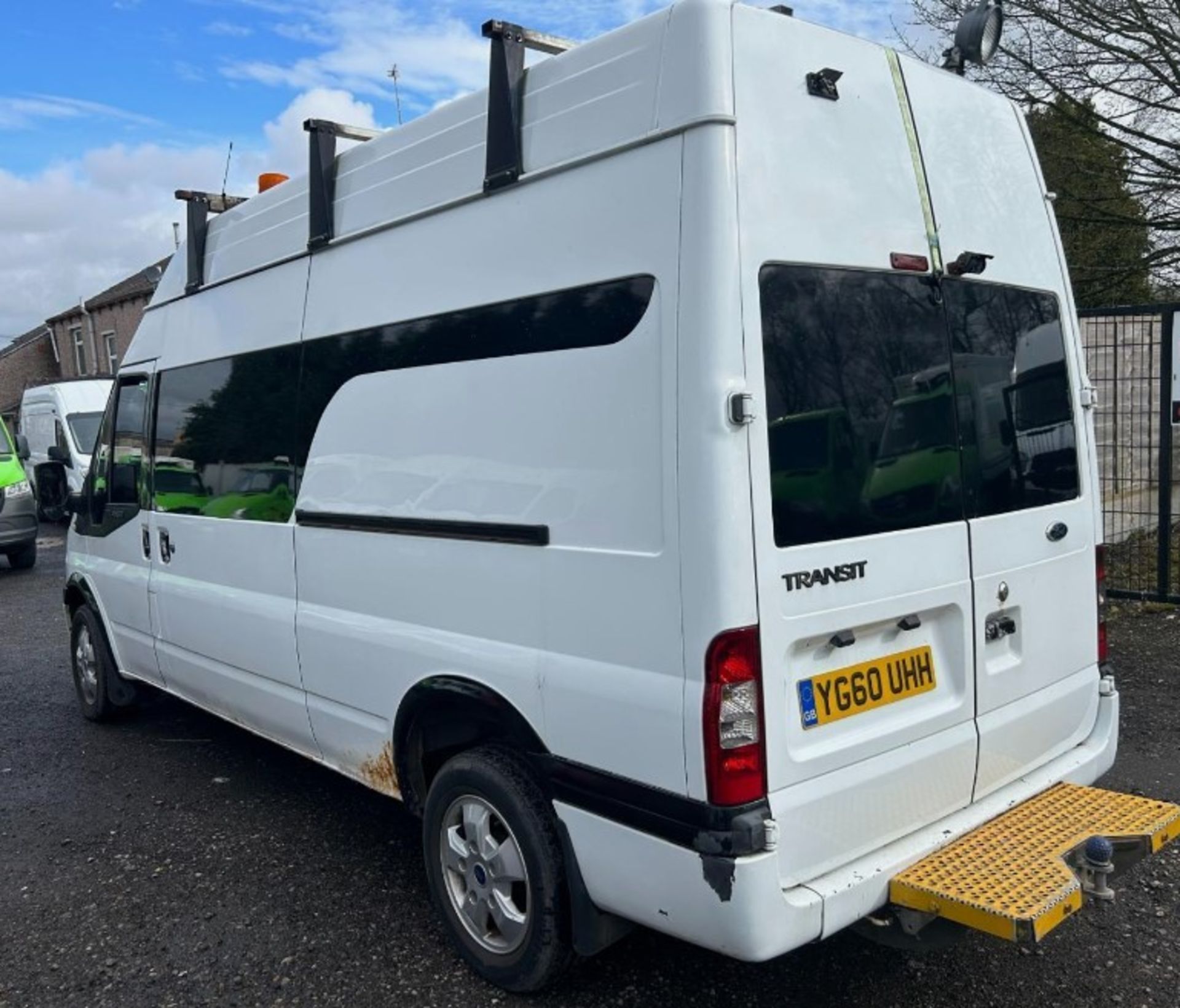 FORD TRANSIT T350L: VERSATILE 2010 DIESEL PANEL VAN - Image 3 of 12