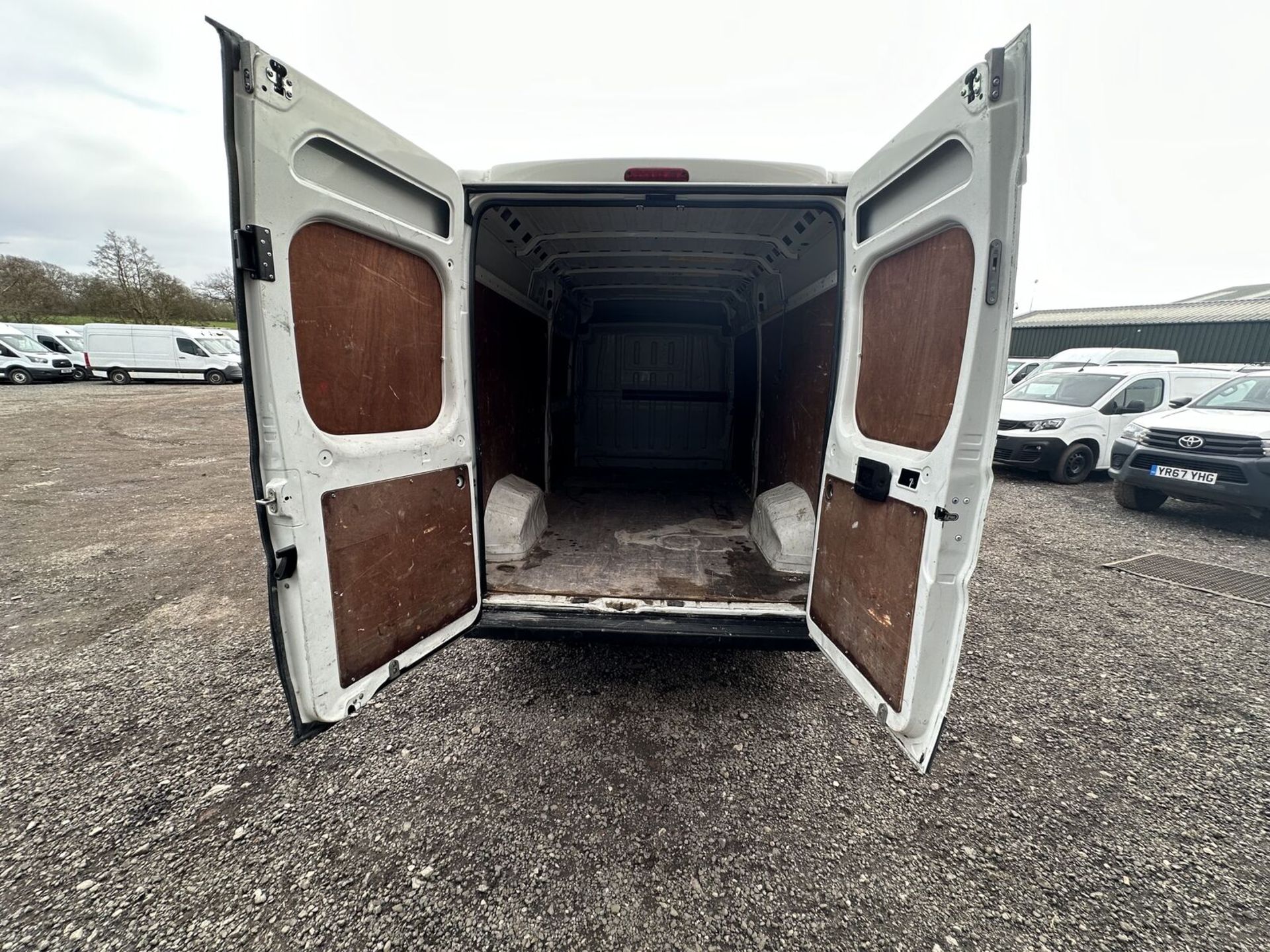 PROJECT IN PROGRESS: 69 PLATE PEUGEOT BOXER, BLUE HDI, H2, REPAIRABLE >>--NO VAT ON HAMMER--<< - Image 14 of 15