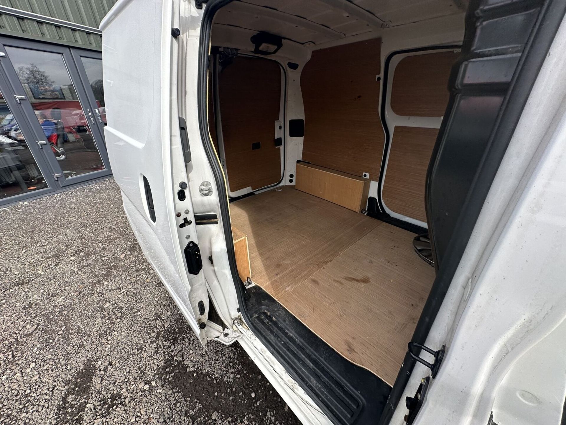 FIXER-UPPER ALERT: 2018 NISSAN NV200 ACENTA, ULEZ COMPLIANT, SPARES OR REPAIRS - Image 11 of 11