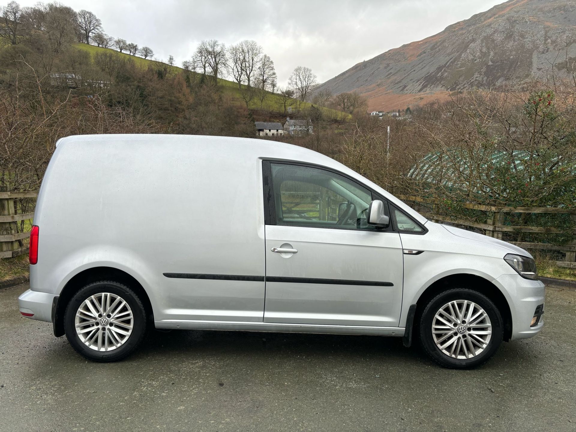 VW CADDY HIGHLINE C20 VAN - Image 2 of 15