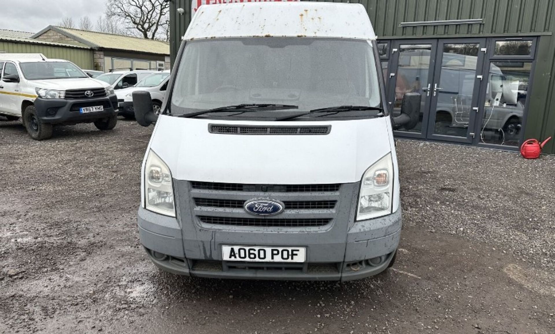 RELIABLE WORKHORSE: 60 PLATE FORD TRANSIT 260, MEDIUM ROOF, READY TO TACKLE TASKS - Image 2 of 9