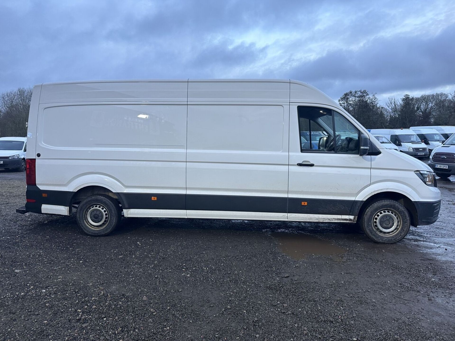 EXCEPTIONAL SAVINGS: 71 PLATE MAN VW CRAFTER LOGO TGE 3 >>--NO VAT ON HAMMER--<< - Image 2 of 16
