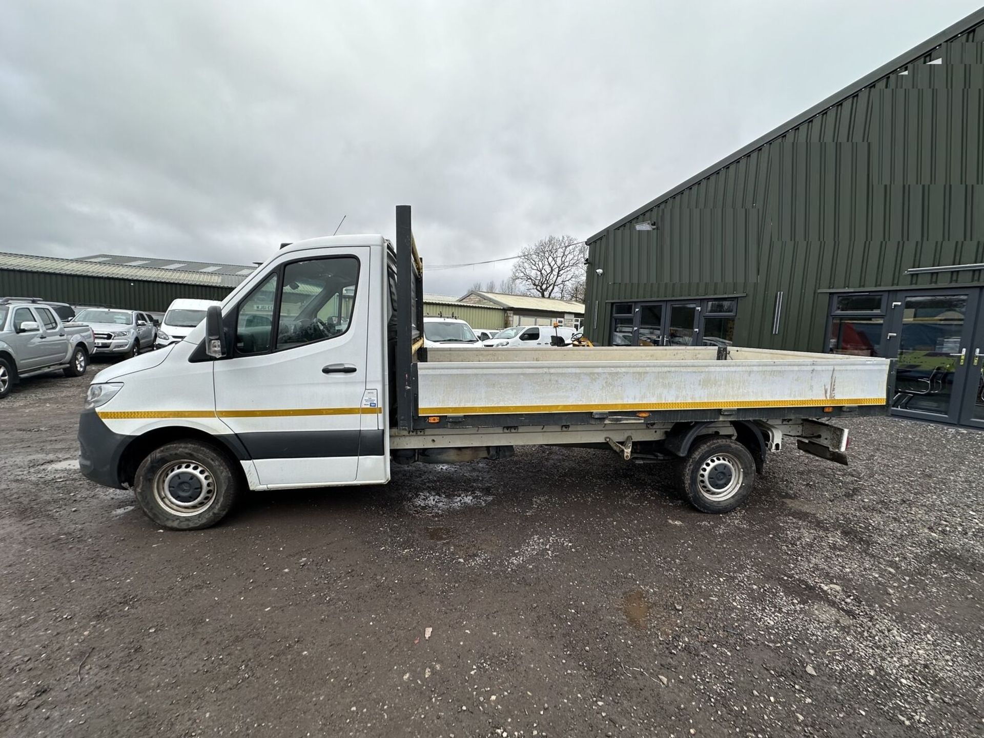 2019 MERCEDES SPRINTER: PRISTINE FLATBED DROP SIDE - Image 4 of 19