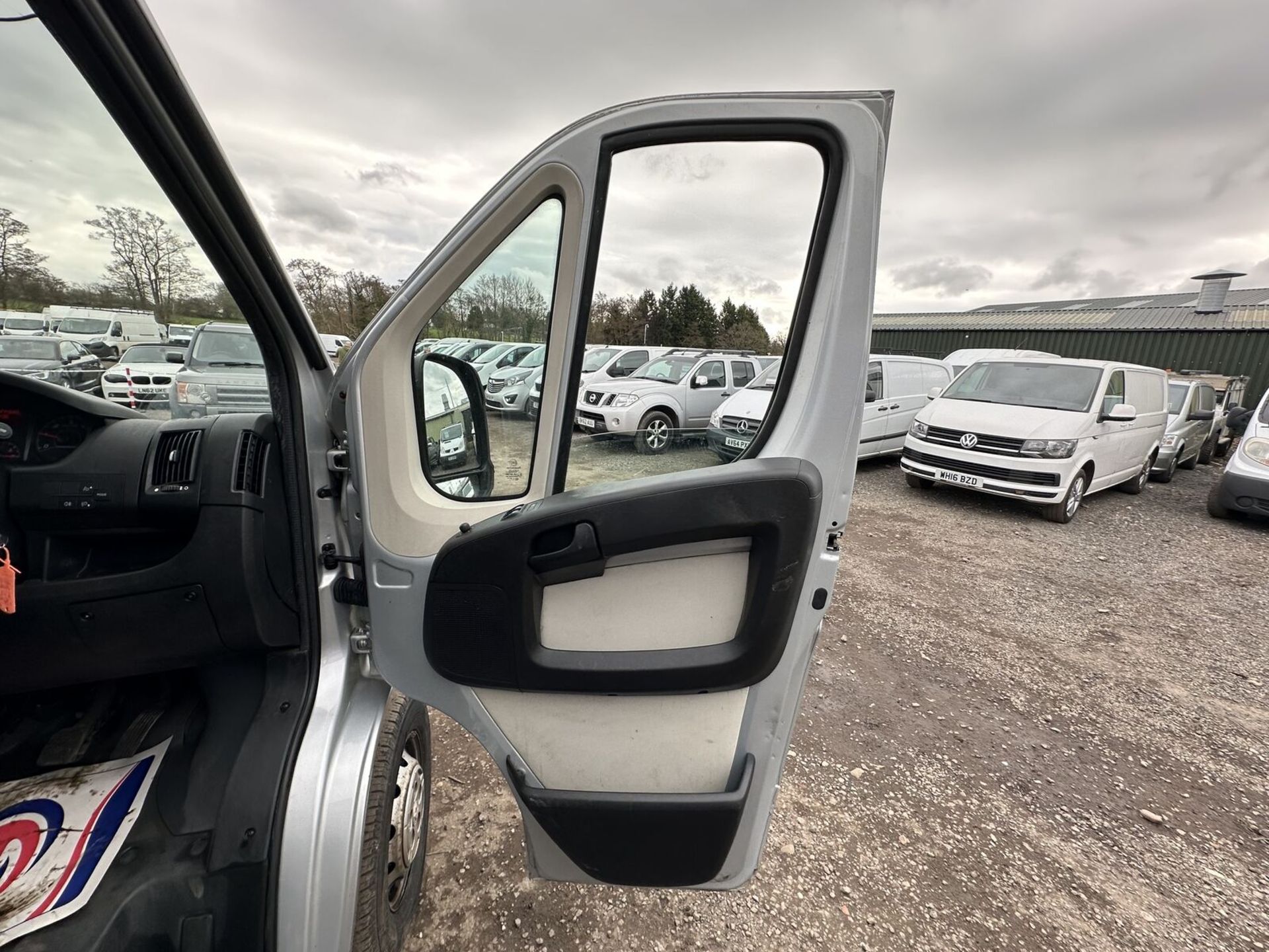 2018 PEUGEOT BOXER: RELIABLE WORKHORSE WITH REVERSE CAMERA - Image 8 of 20