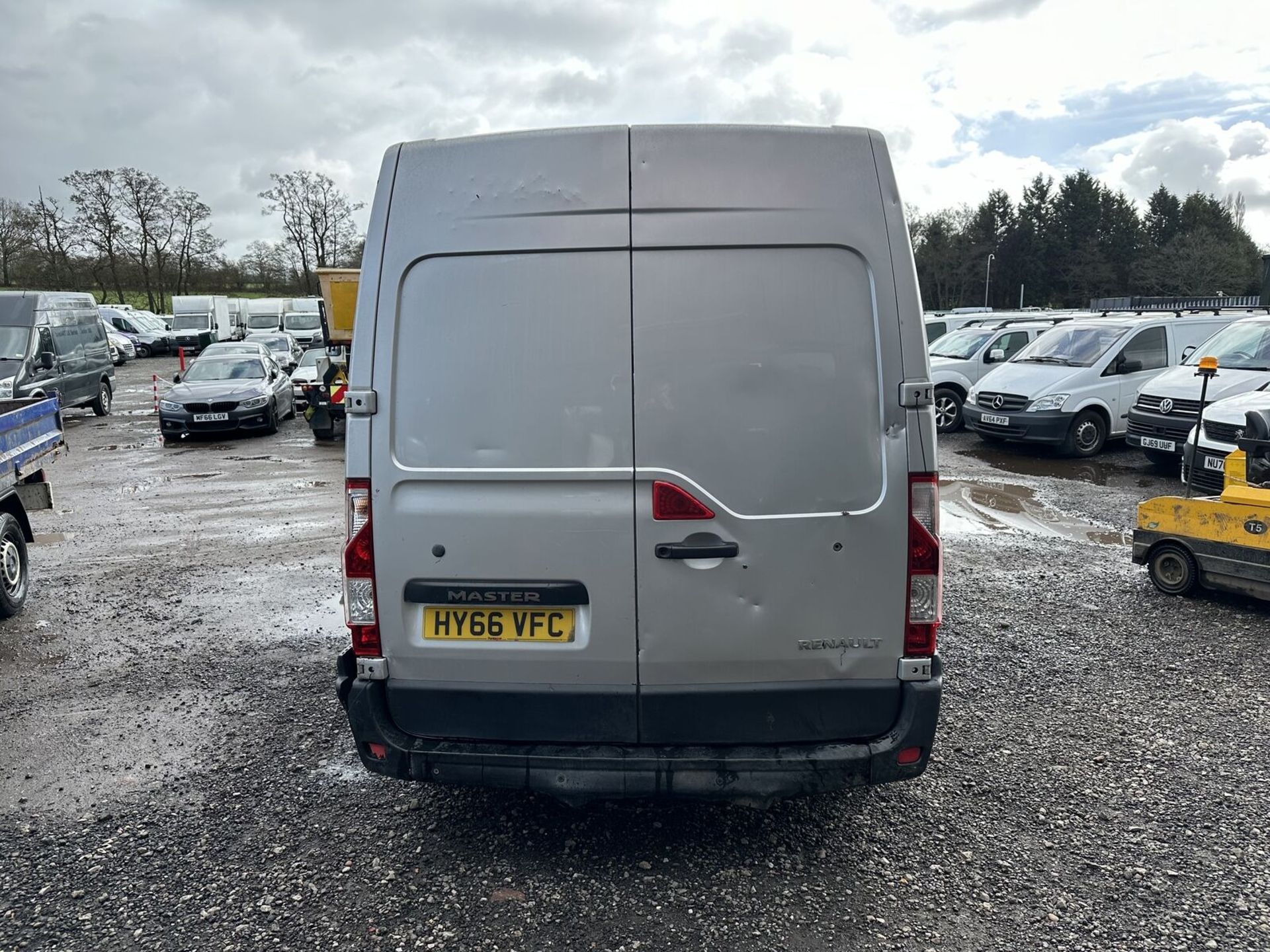 RENAULT MASTER MOVANO: SPARES OR REPAIRS, ENGINE FINE, GEARBOX ISSUE >>--NO VAT ON HAMMER--<< - Image 13 of 13