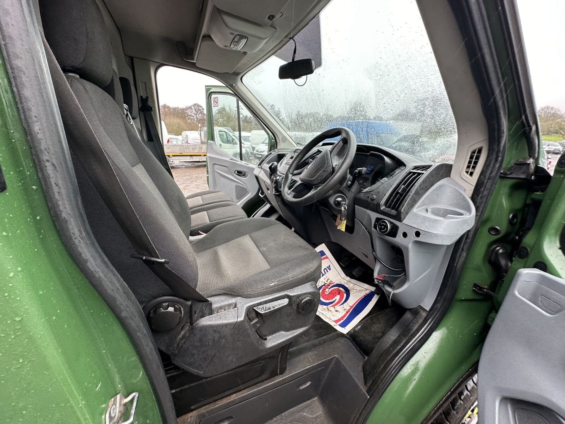 GREEN MACHINE: 2016 FORD TRANSIT 350 L3, LOW MILEAGE WORKHORSE >>--NO VAT ON HAMMER--<< - Image 8 of 13