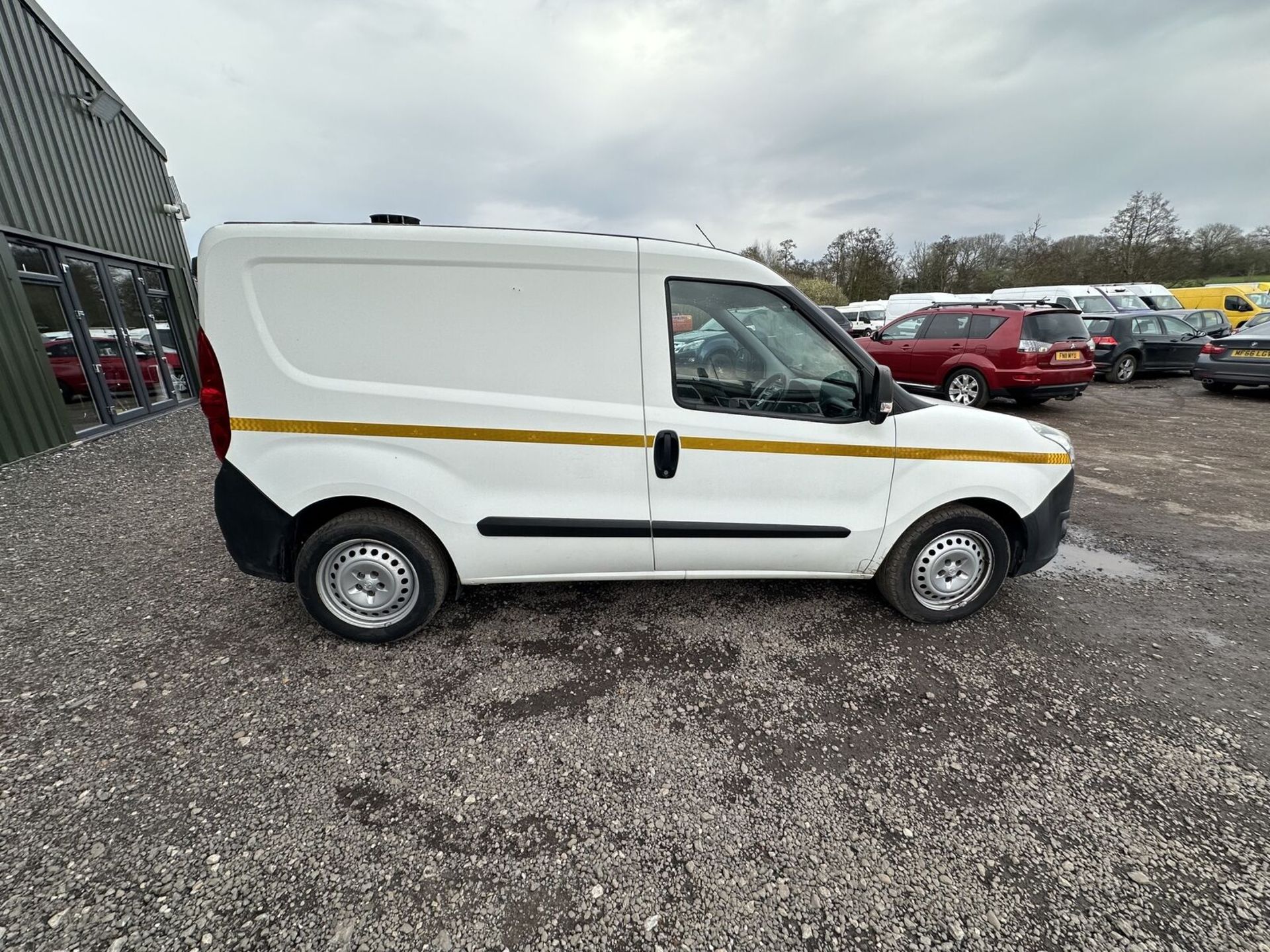 TURBO TLC: LOW MILES VAUXHALL COMBO, EURO 6, SPARES OR REPAIRS >>--NO VAT ON HAMMER--<< - Image 15 of 15