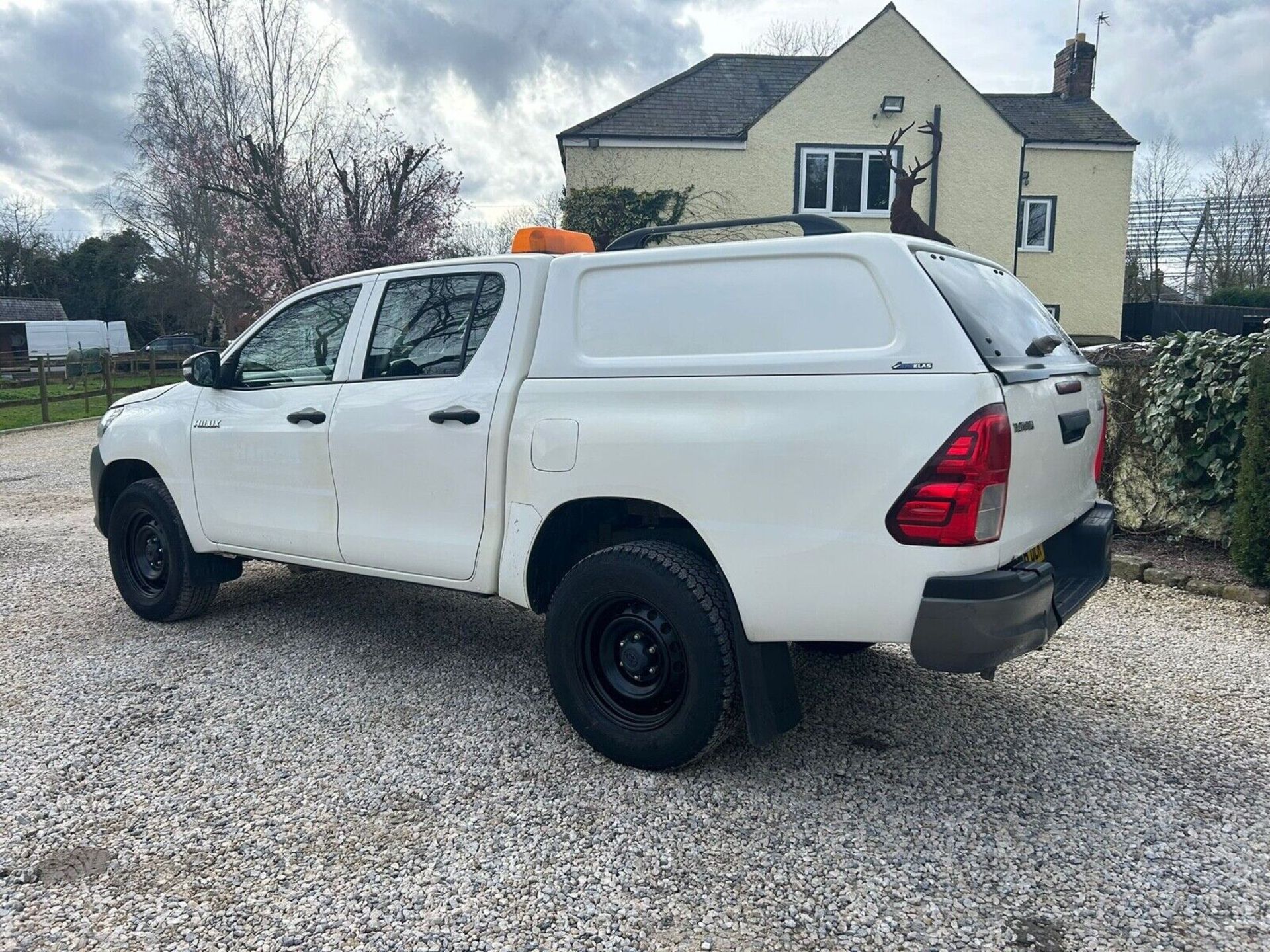 2016 (66 REG) TOYOTA HILUX 2.4 D4-D EURO 6 - Image 6 of 7