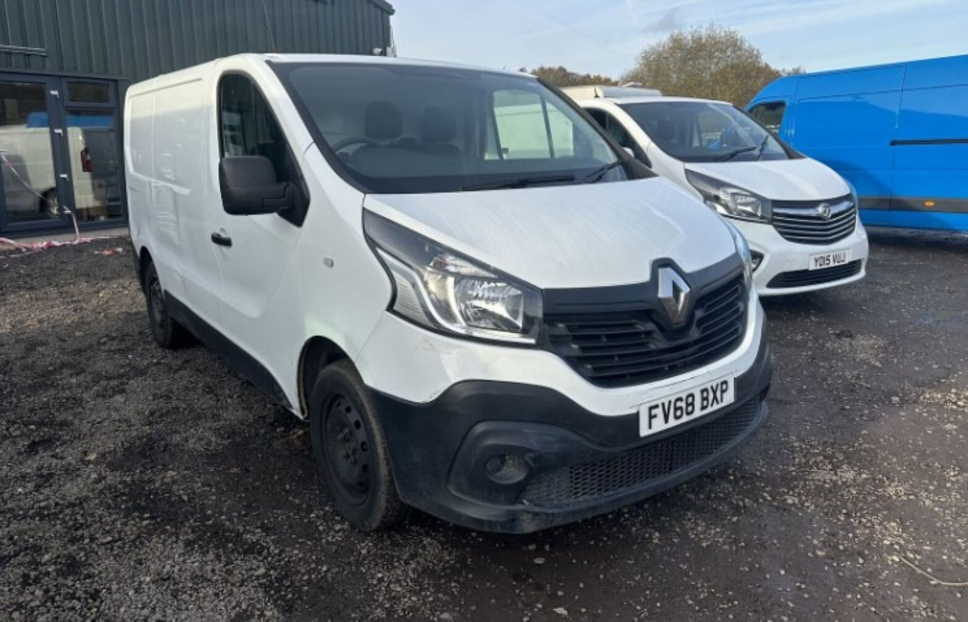 WHITE WONDER: 68 PLATE RENAULT TRAFIC EURO 6 VAN >>--NO VAT ON HAMMER--<<