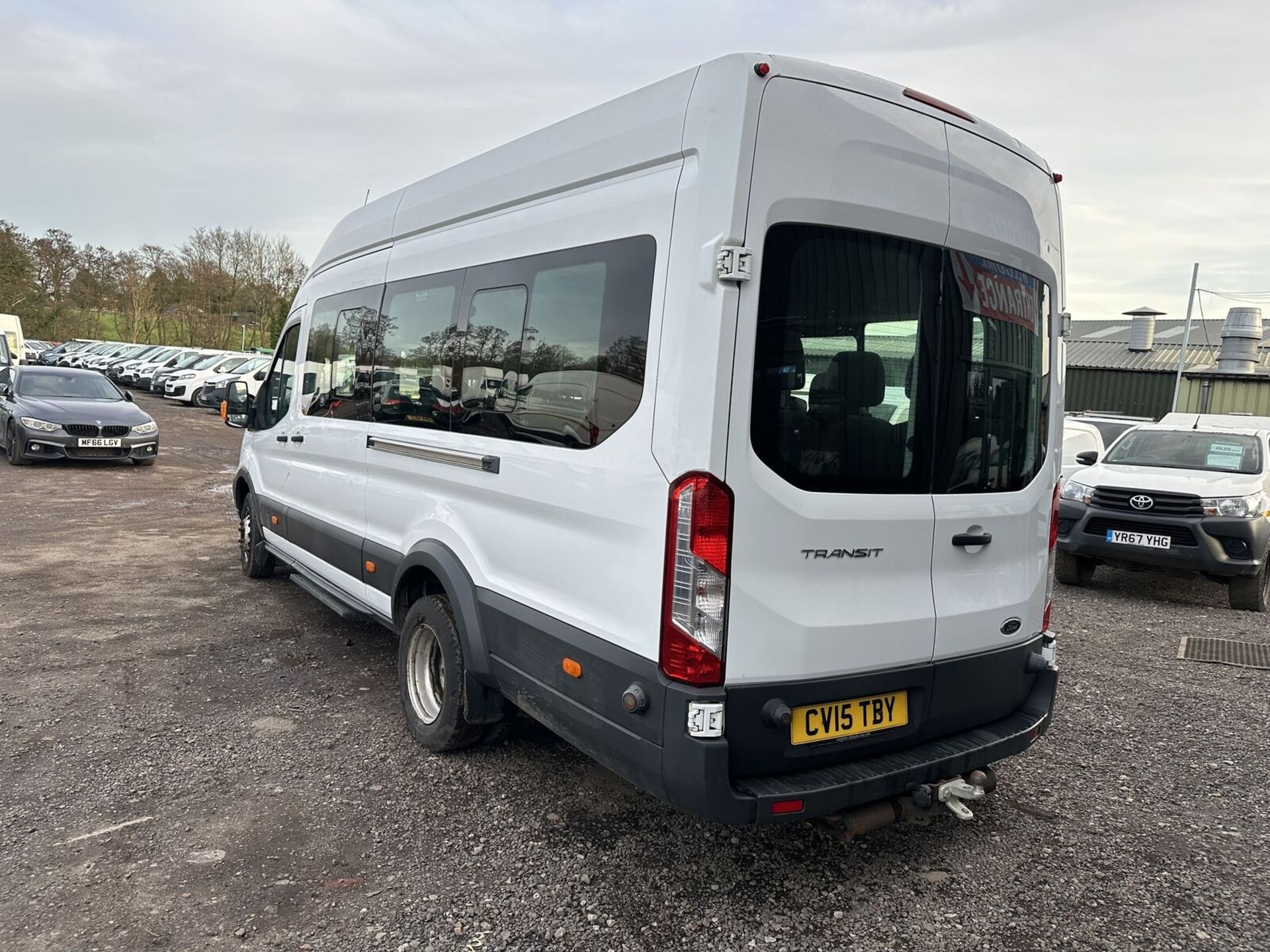 EXCEPTIONAL VALUE: 17-SEATER FORD TRANSIT 460 L4 MINIBUS DIESEL H3 - Image 8 of 13