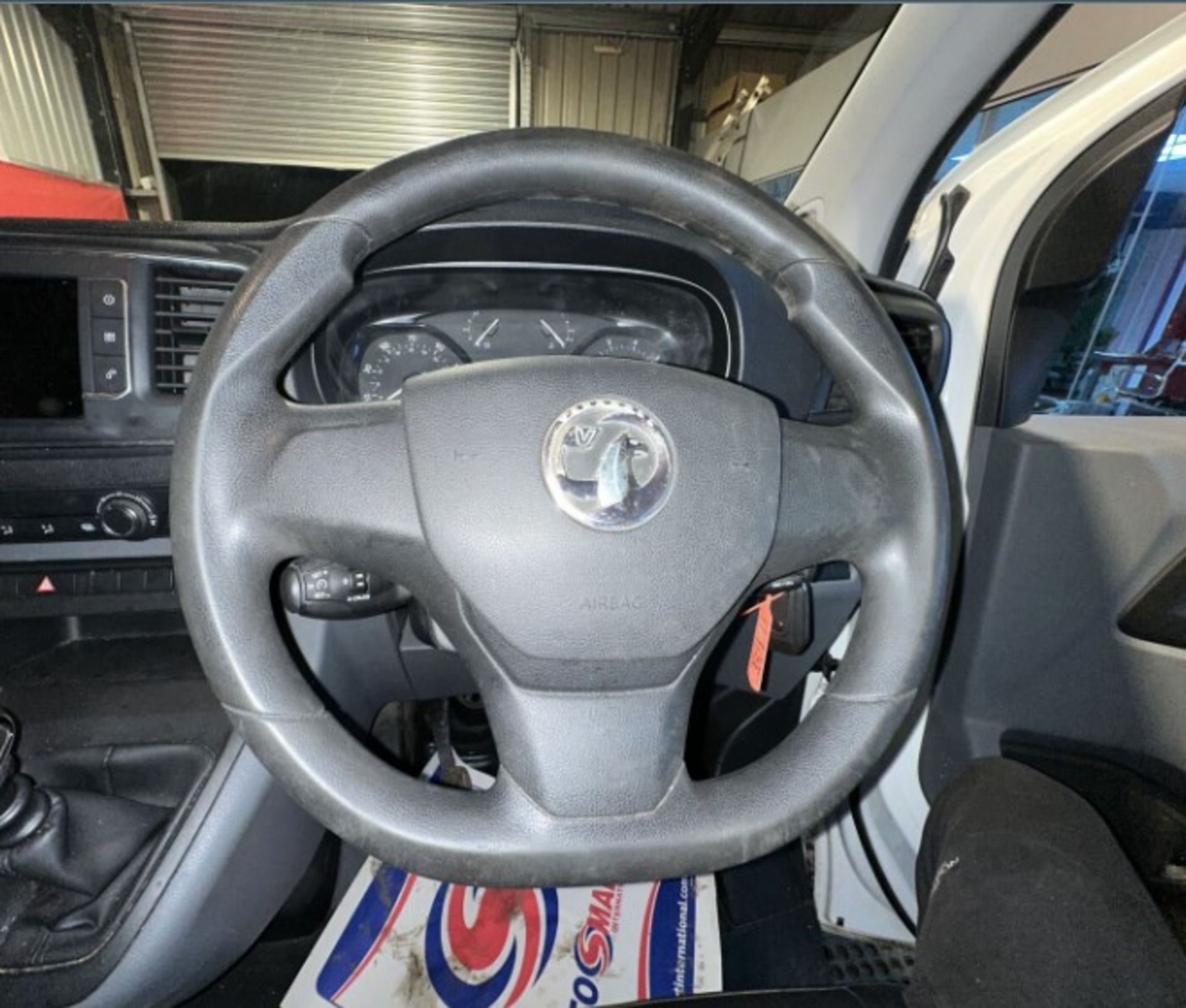 PRIME OPPORTUNITY: 69 PLATE VAUXHALL VIVARO DYNAMIC VAN >>--NO VAT ON HAMMER--<< - Image 7 of 12