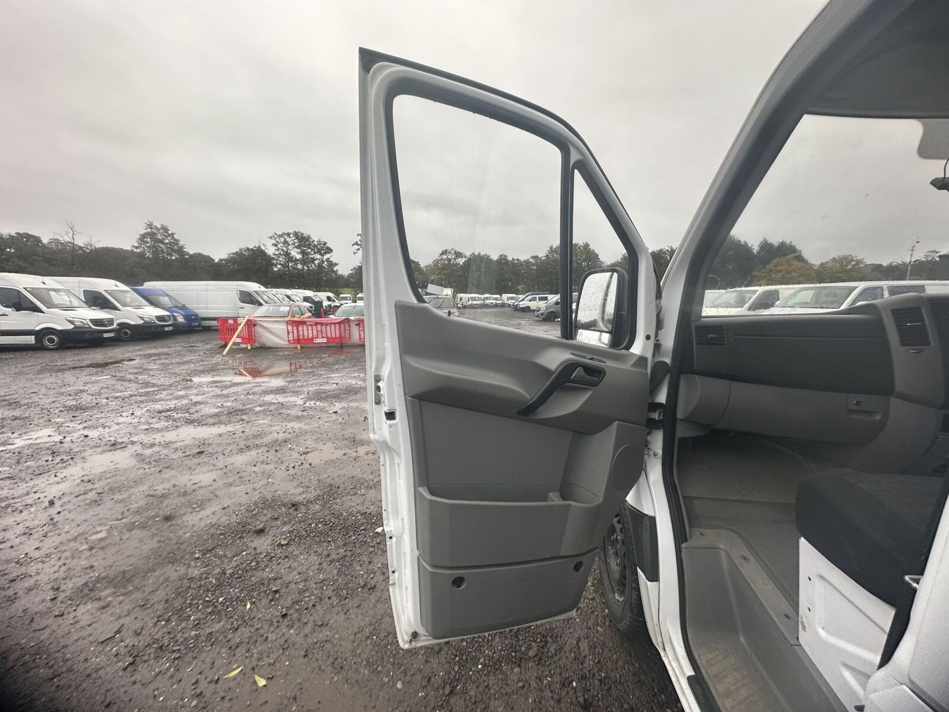 WHITE STALLION ON WHEELS: 2018 MERCEDES SPRINTER FLATBED LWB - Image 15 of 15