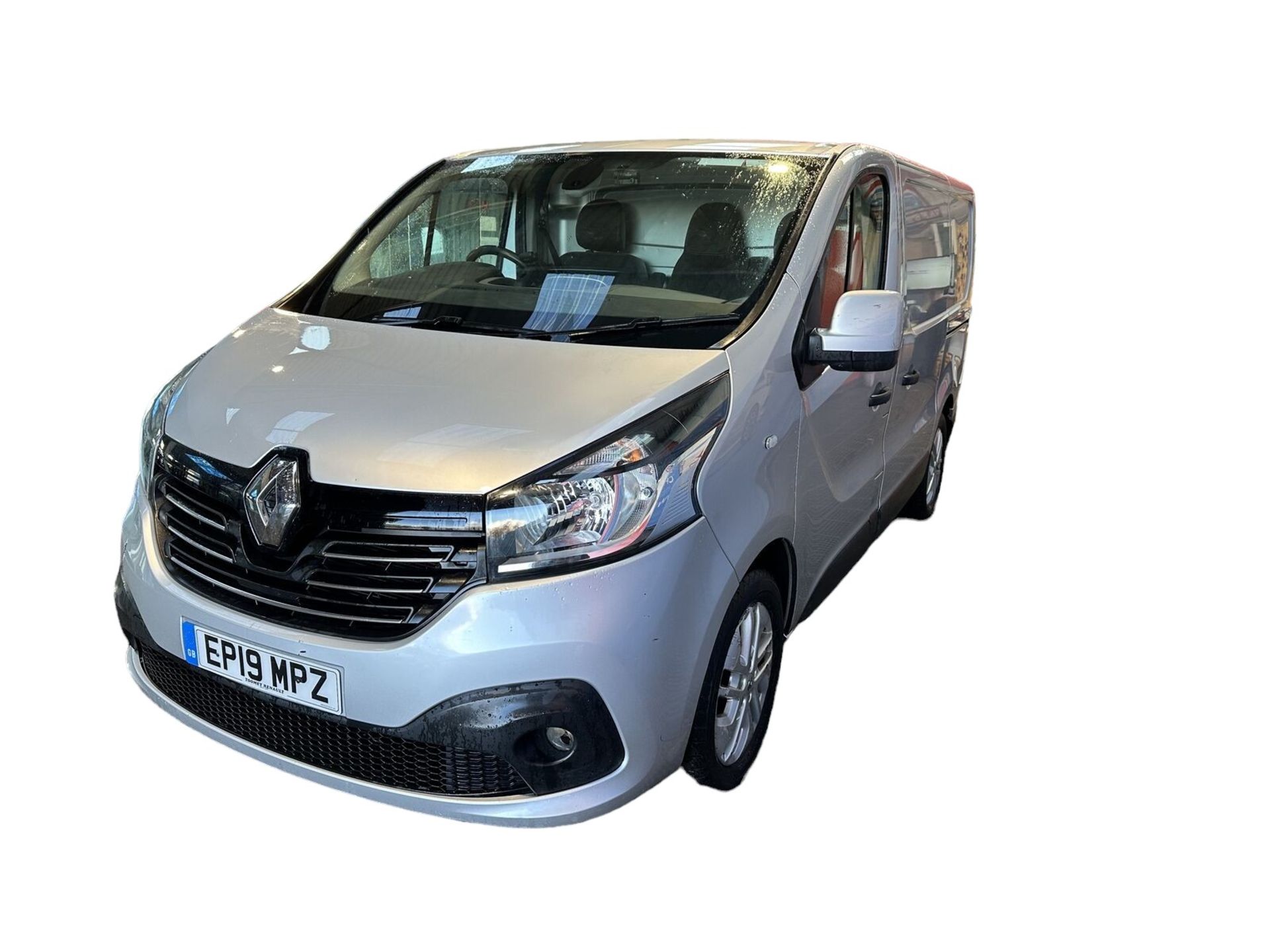 SILVER STREAK: 2019 RENAULT TRAFIC SPORT NAV ULEZ VAN >>--NO VAT ON HAMMER--<< - Image 2 of 15