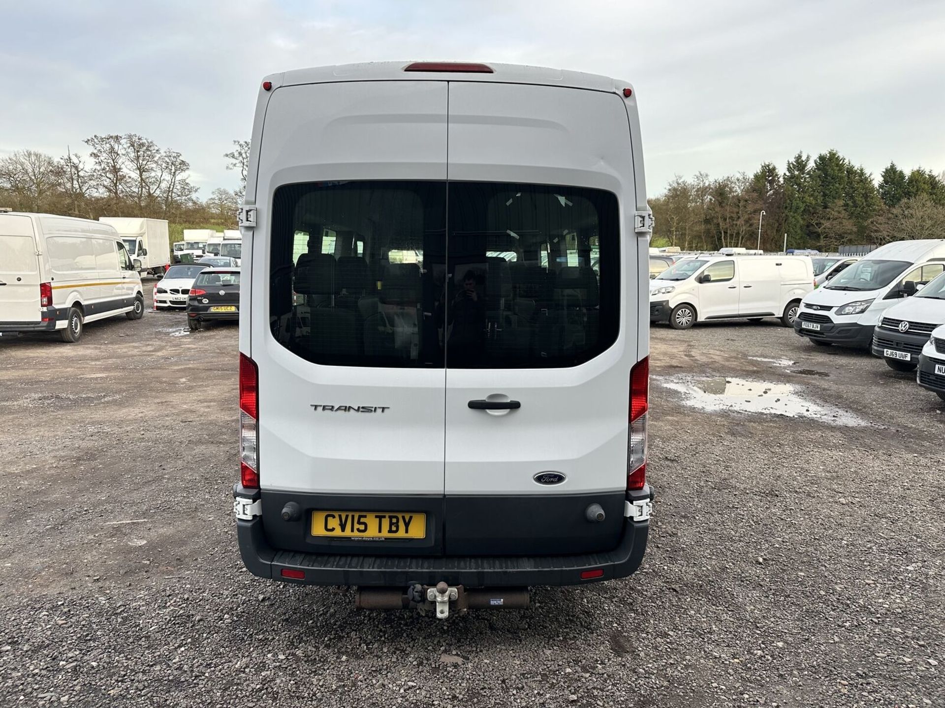 EXCEPTIONAL VALUE: 17-SEATER FORD TRANSIT 460 L4 MINIBUS DIESEL H3 - Image 2 of 13