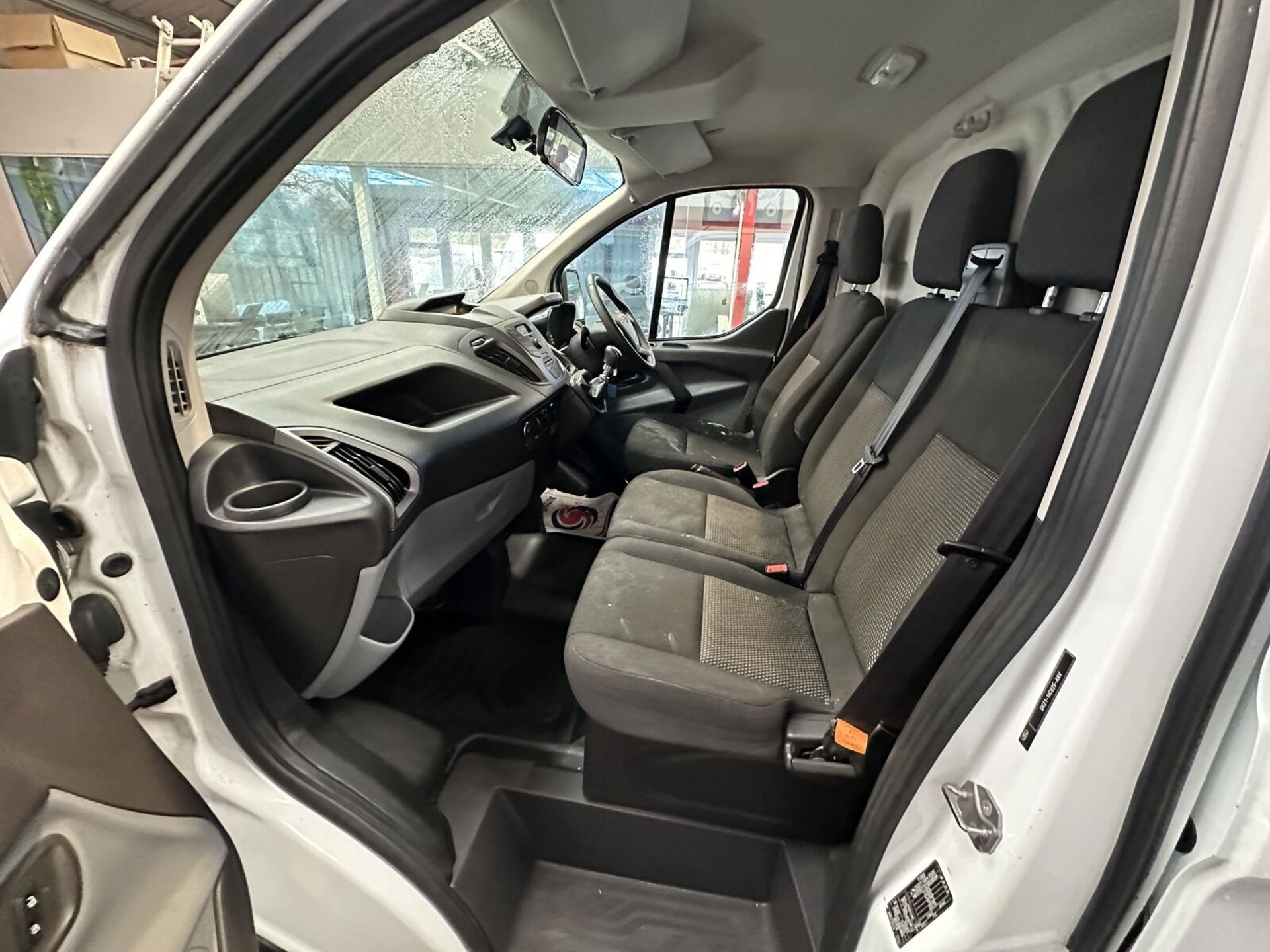 2018 FORD TRANSIT: RELIABLE WORKHORSE, EURO 6 COMPLIANCE - Image 11 of 15