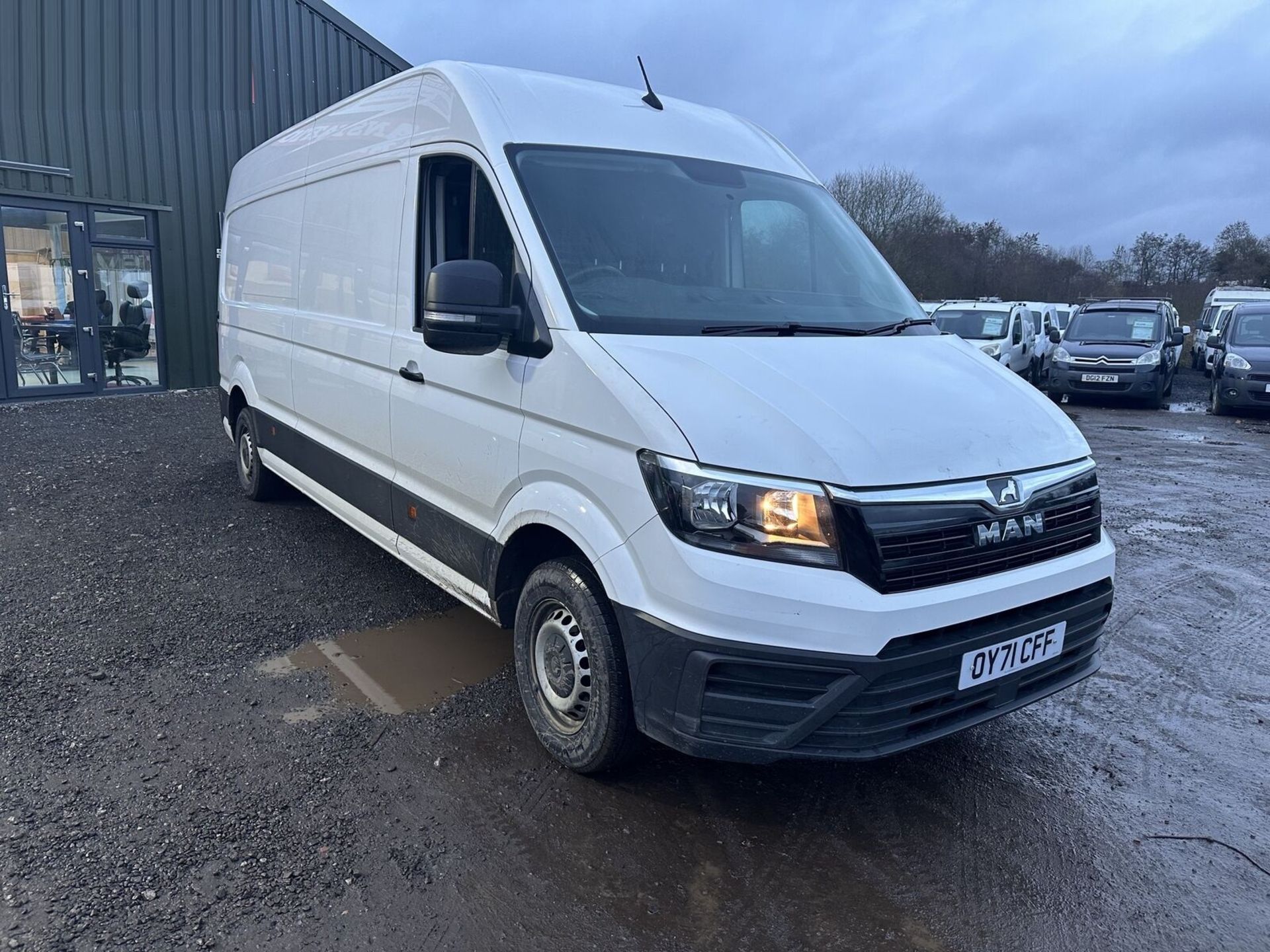 EXCEPTIONAL SAVINGS: 71 PLATE MAN VW CRAFTER LOGO TGE 3 >>--NO VAT ON HAMMER--<<