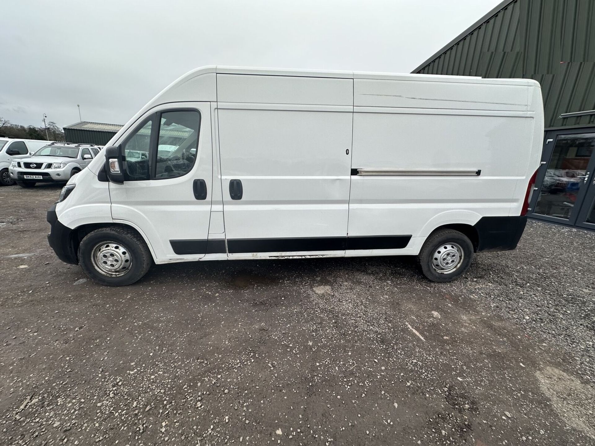 SMOOTH RIDE, READY TO ROLL: PEUGEOT BOXER RELAY DUCATO WORK VAN - Image 3 of 13