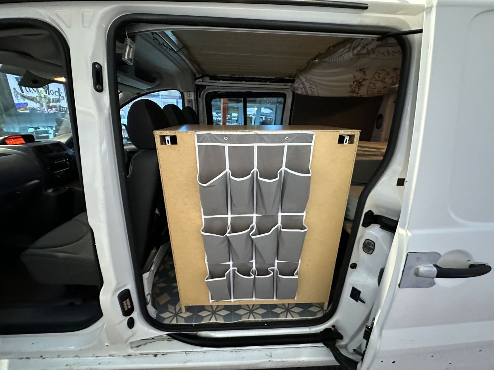 FULLY EQUIPPED 2015 CITROEN DISPATCH MICRO CAMPER >>--NO VAT ON HAMMER--<< - Image 8 of 14