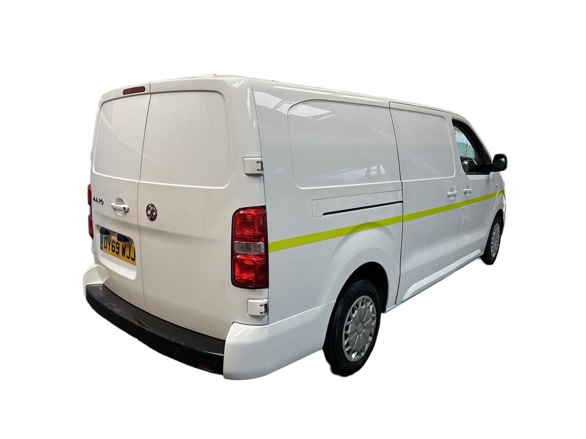 PRACTICAL PERFORMER: WHITE PANEL VAN, A/C, PARKING SENSORS - Image 3 of 15