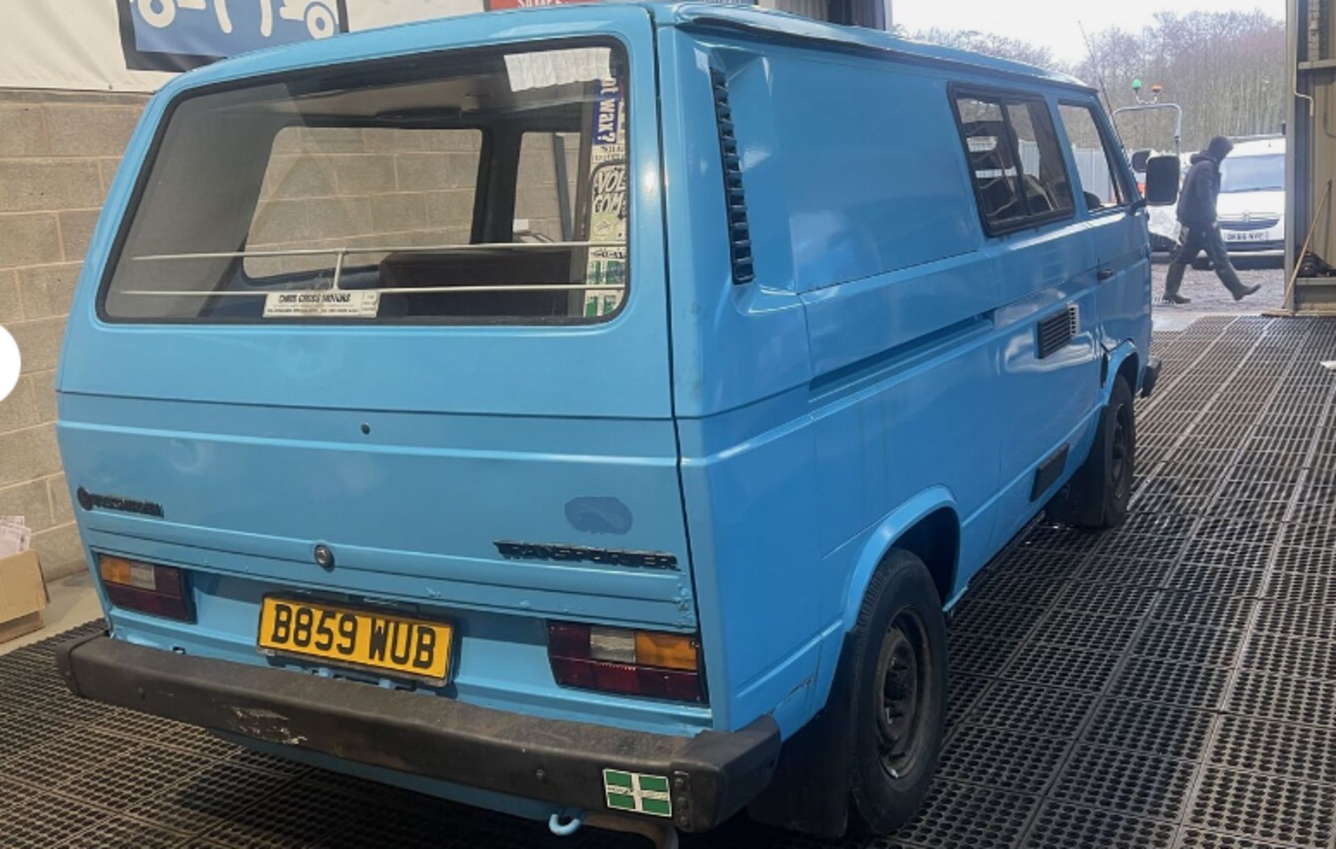 T2.5 T5 CAMPER: VINTAGE BEAUTY, MOTED SPLENDOR - MOT: 21ST JUNE 2024 >>--NO VAT ON HAMMER--<< - Image 17 of 22