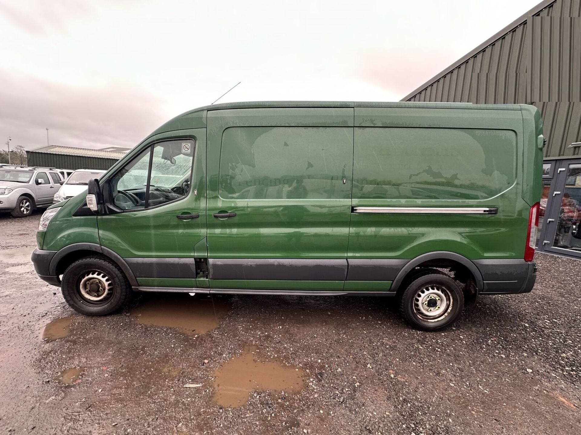 GREEN MACHINE: 2016 FORD TRANSIT 350 L3, LOW MILEAGE WORKHORSE >>--NO VAT ON HAMMER--<< - Image 3 of 13