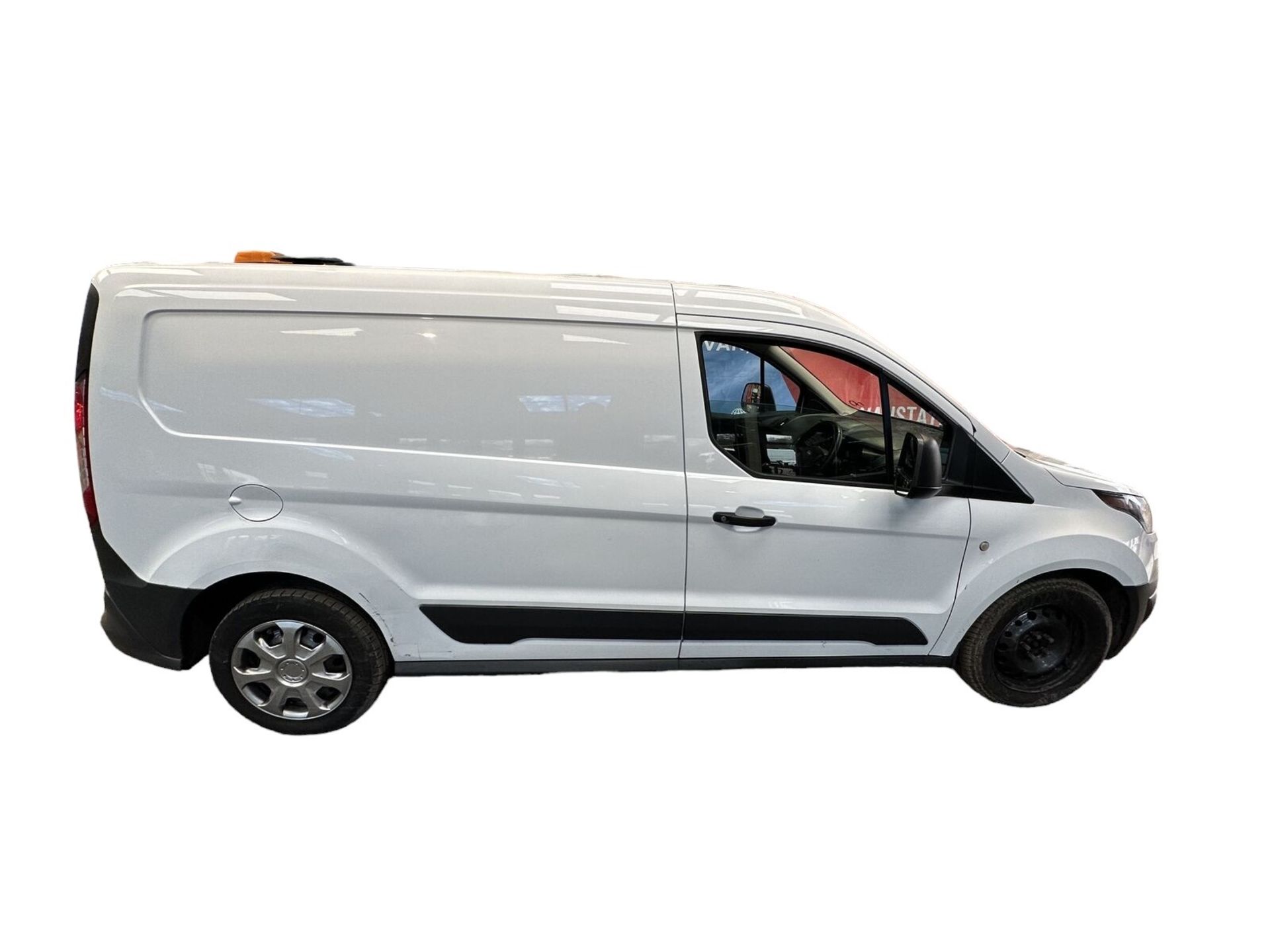 EFFICIENT COMMUTER: 66 PLATE FORD TRANSIT CONNECT EURO 6 >>--NO VAT ON HAMMER--<<