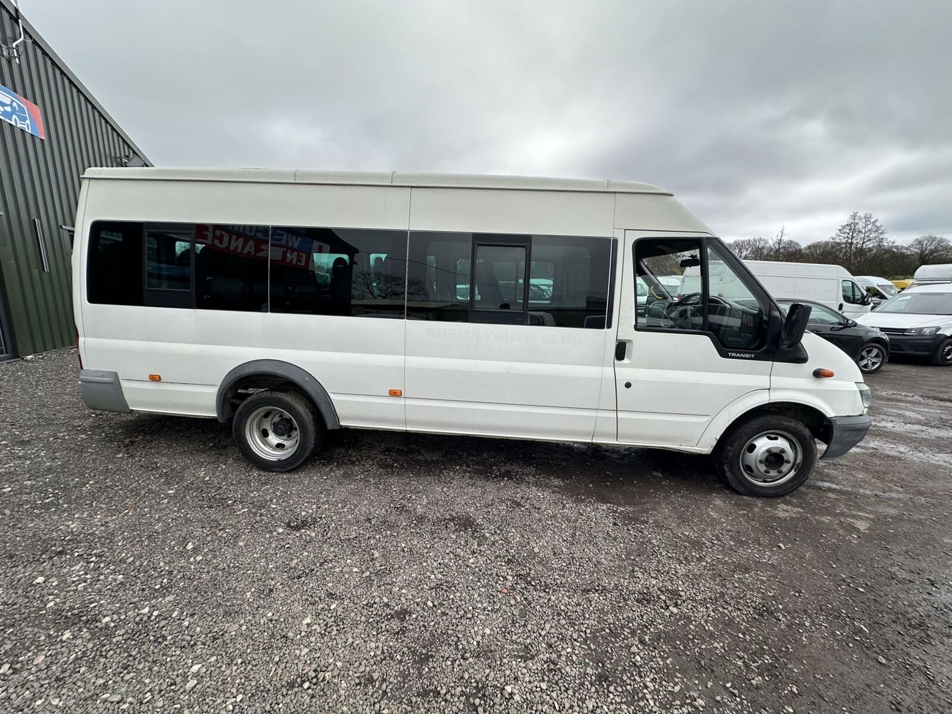 ON THE ROAD TO FREEDOM: 55 PLATE FORD TRANSIT MINIBUS >>--NO VAT ON HAMMER--<< - Image 6 of 15