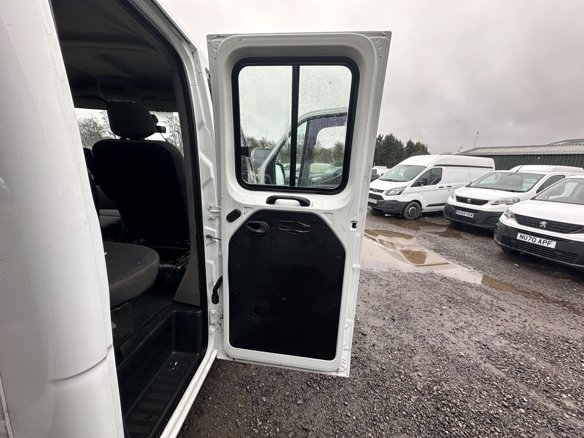 MASTERING WORK: 2016 RENAULT MASTER LWB CREW CAB TIPPER, TIP-TOP CONDITION >>--NO VAT ON HAMMER--<< - Image 9 of 13
