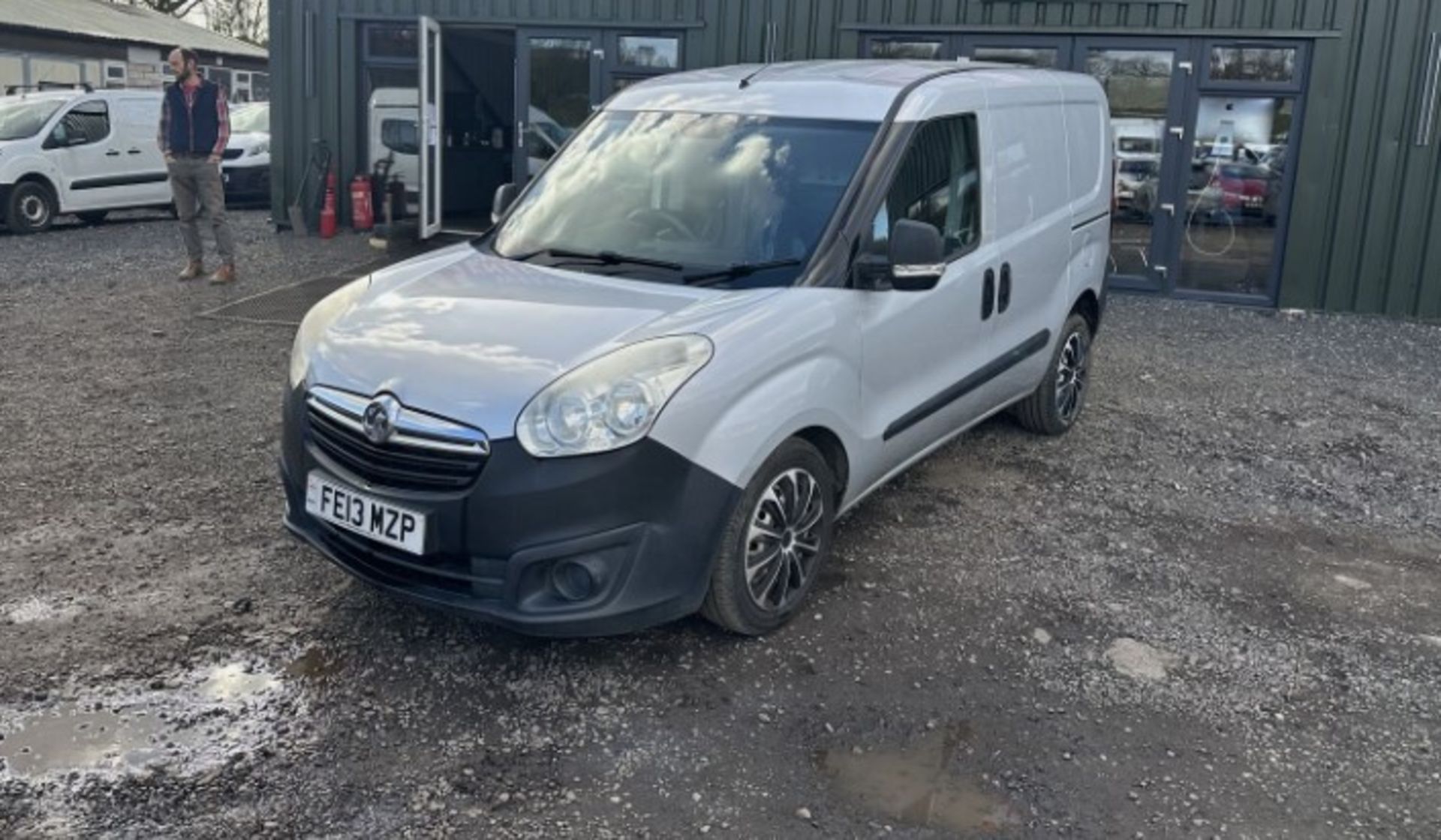 SILVER LINING: VAUXHALL COMBO VAN, SPARES OR REPAIRS >>--NO VAT ON HAMMER--<<