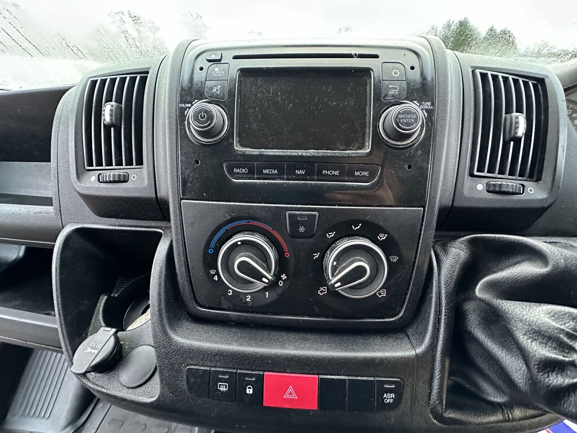 BLUEHDI BARGAIN: 2018 PEUGEOT BOXER RELAY LWB PANEL VAN >>--NO VAT ON HAMMER--<< - Image 7 of 19