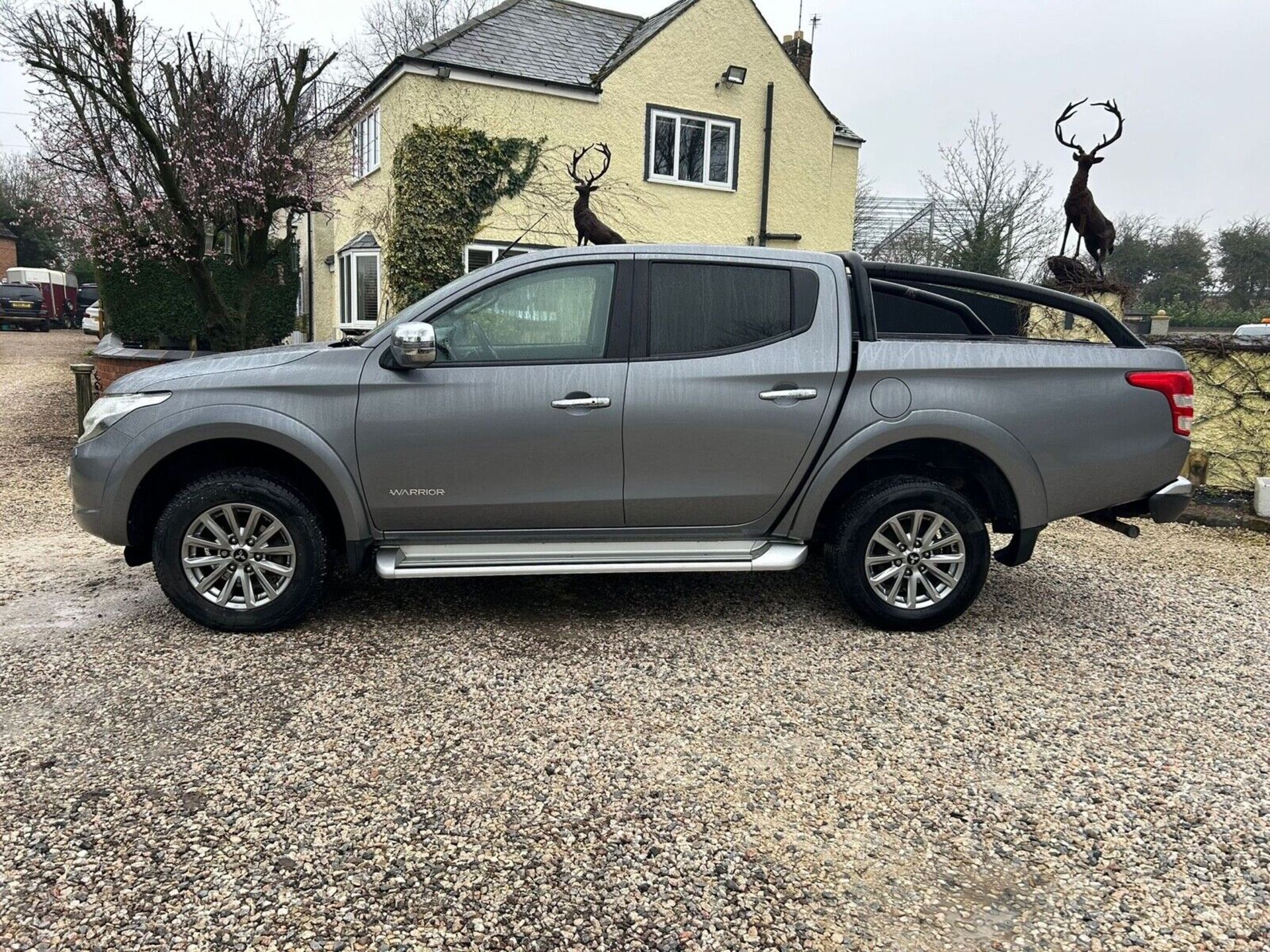 2018 MITSUBISHI L200 WARRIOR: IMMACULATE CONDITION, FAULTLESS DRIVE - Bild 2 aus 14