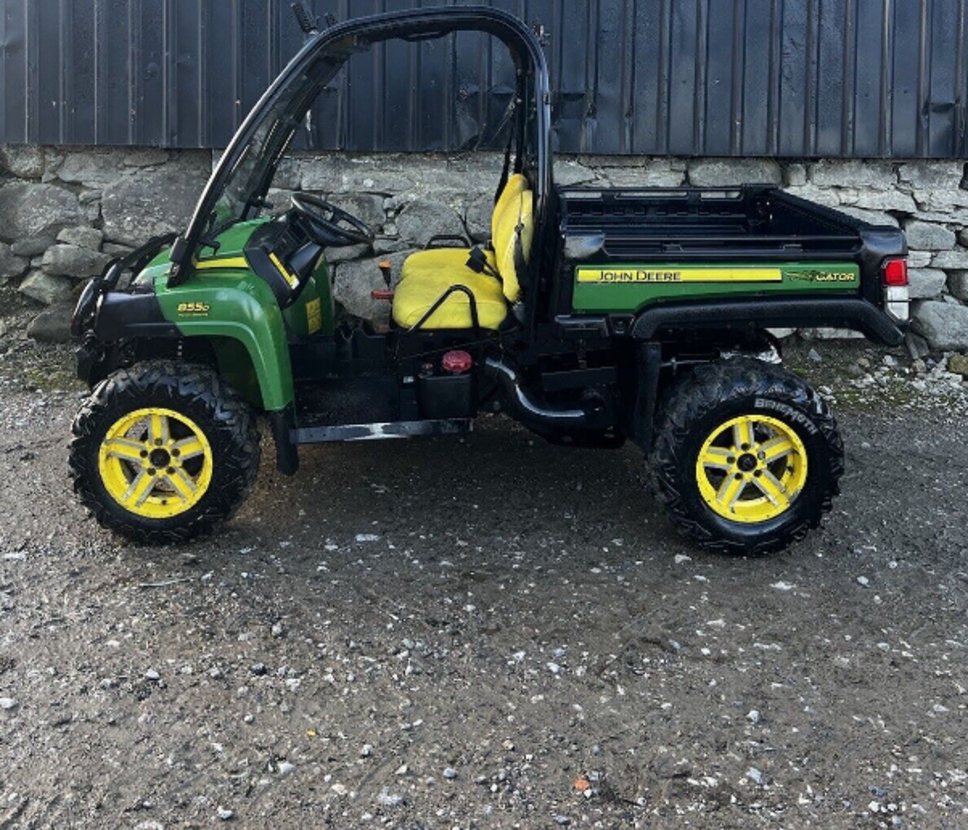 AGRI AUTHORITY: JOHN DEERE 855D GATOR - V5 INCLUDED FOR ADDED ASSURANCE