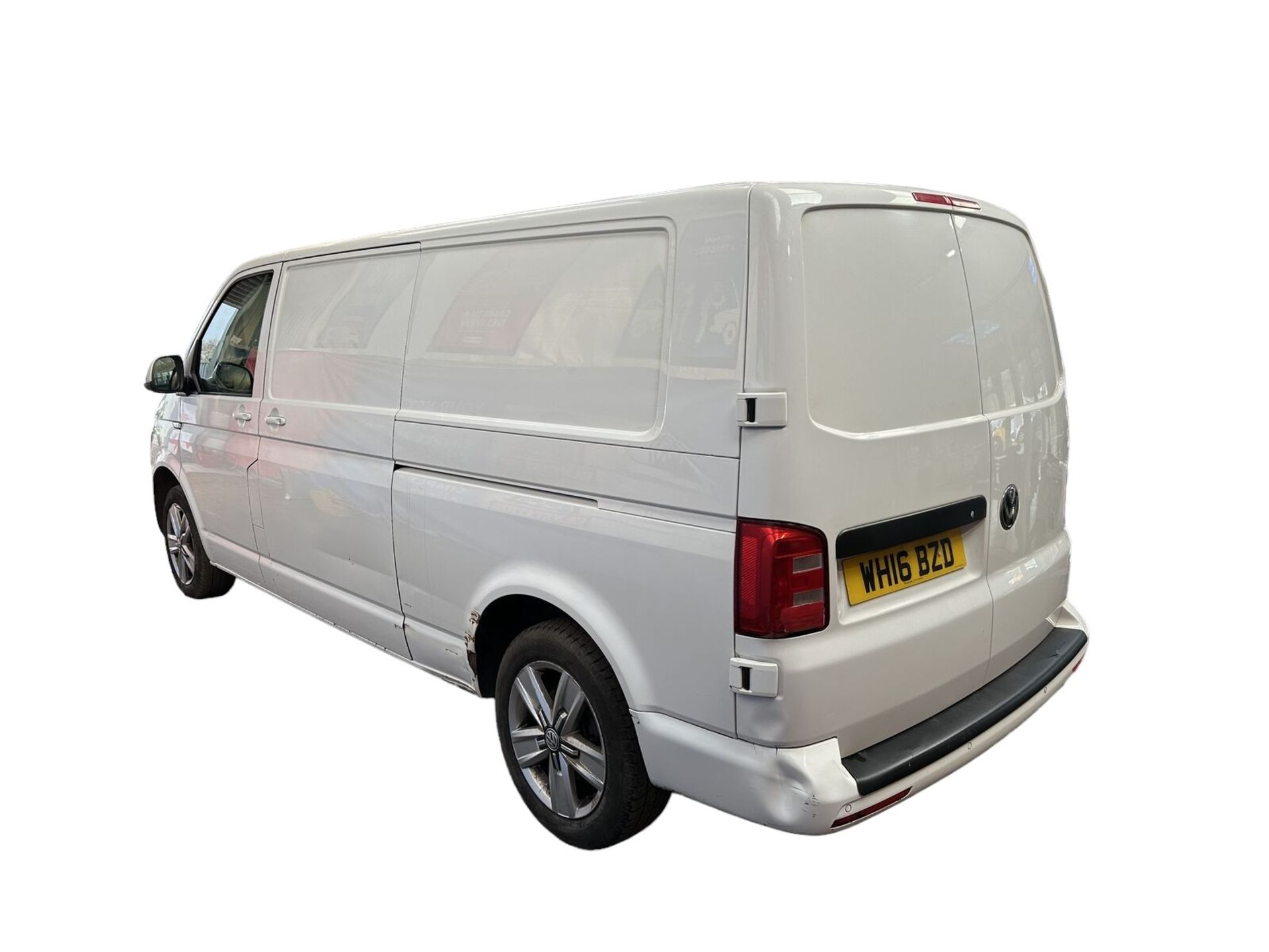 SMOOTH OPERATOR: 2016 VW TRANSPORTER T30 LWB - TRENDLINE DIESEL VAN >>--NO VAT ON HAMMER--<< - Image 6 of 12