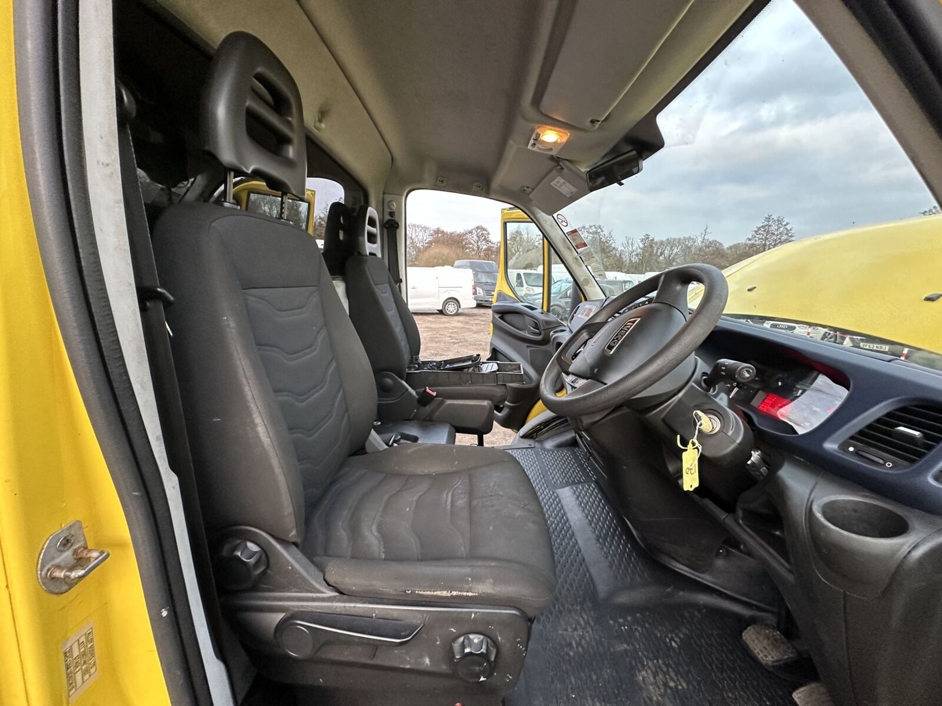 YELLOW LUTON WORKHORSE: 2019 IVECO DAILY 35S12 DIESEL SPARES OR REPAIRS - Image 10 of 15