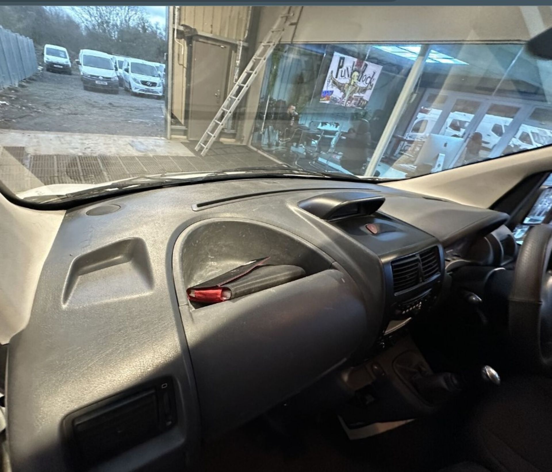 FULLY EQUIPPED 2015 CITROEN DISPATCH MICRO CAMPER >>--NO VAT ON HAMMER--<< - Image 5 of 14