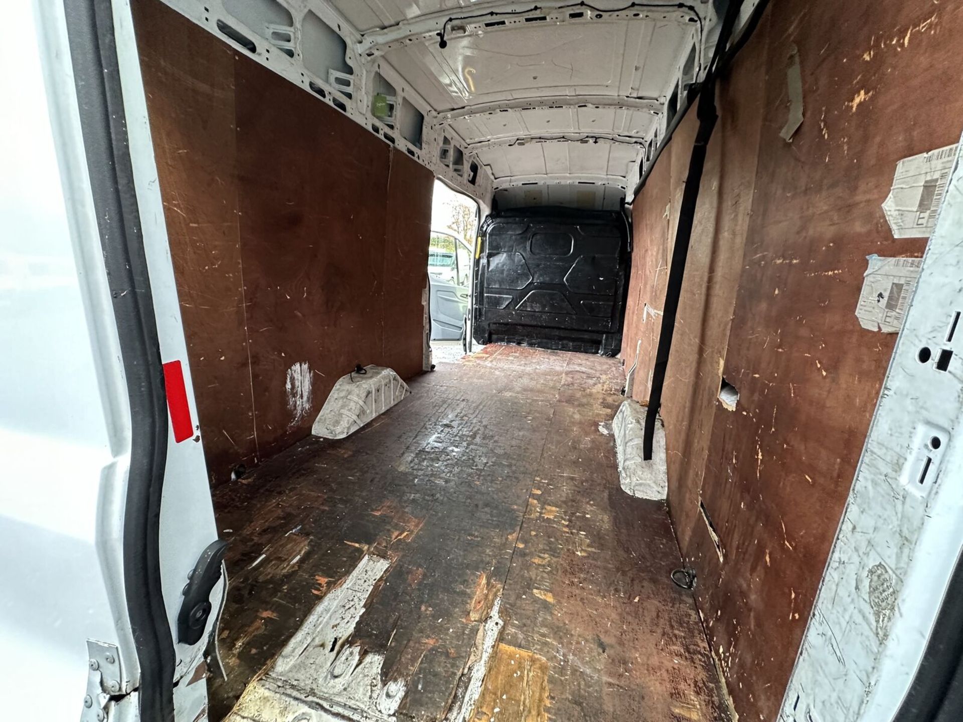 OPPORTUNITY AWAITS: 2019 FORD TRANSIT EURO 6 PANEL VAN - Image 15 of 15